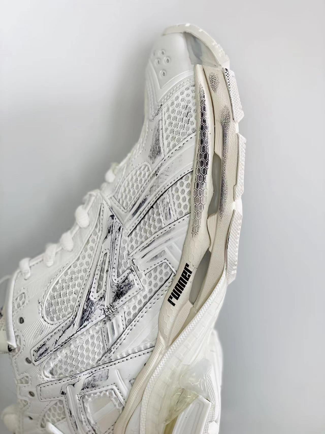 Balenciaga Runner 巴黎世家 米白色 老爹鞋 运动 复古板鞋 休闲鞋 男鞋 女鞋