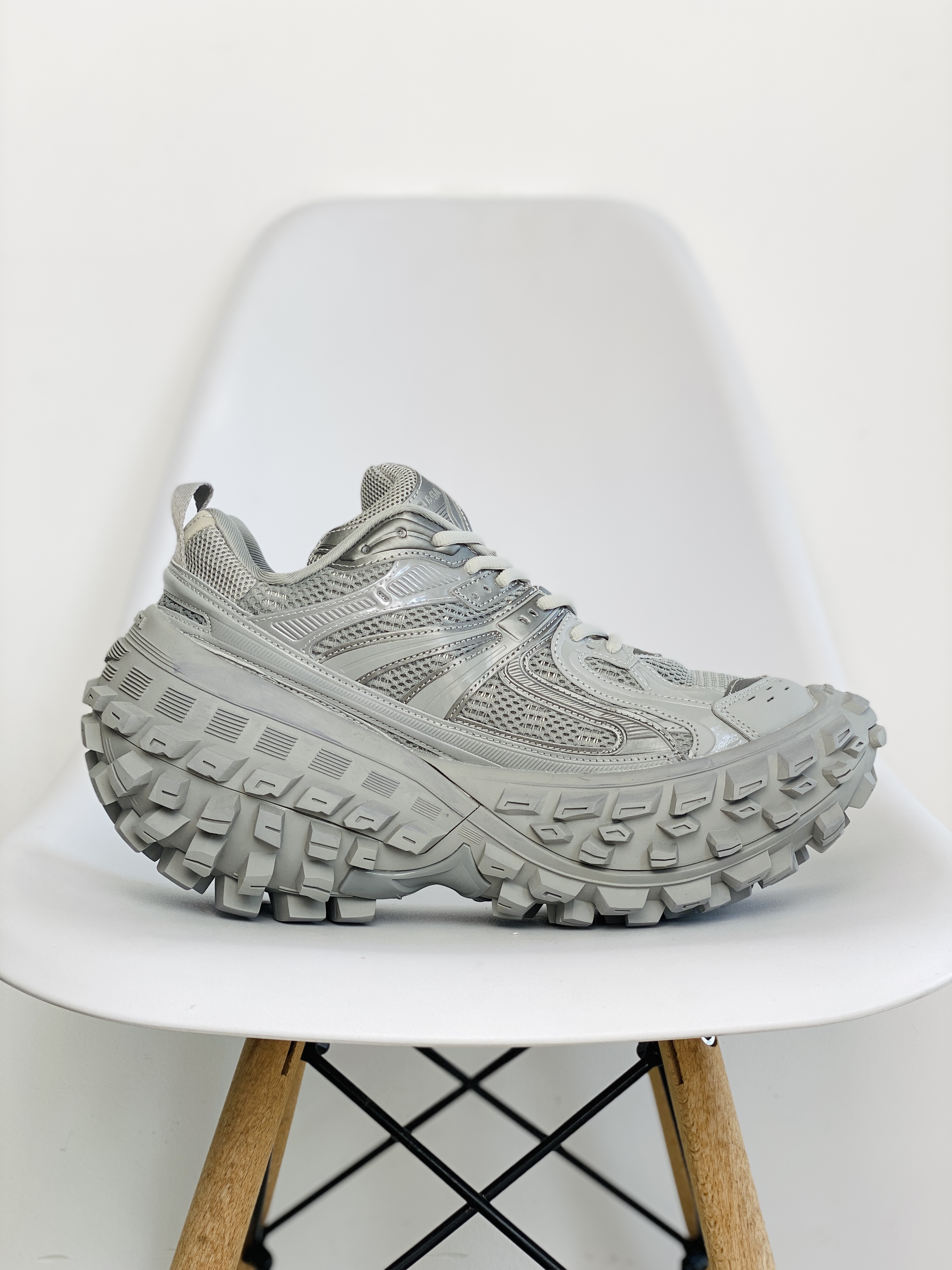 Balenciaga 巴黎世家 灰色 尼龍輪胎鞋 老爹鞋 男鞋 女鞋 685613W2RA61000