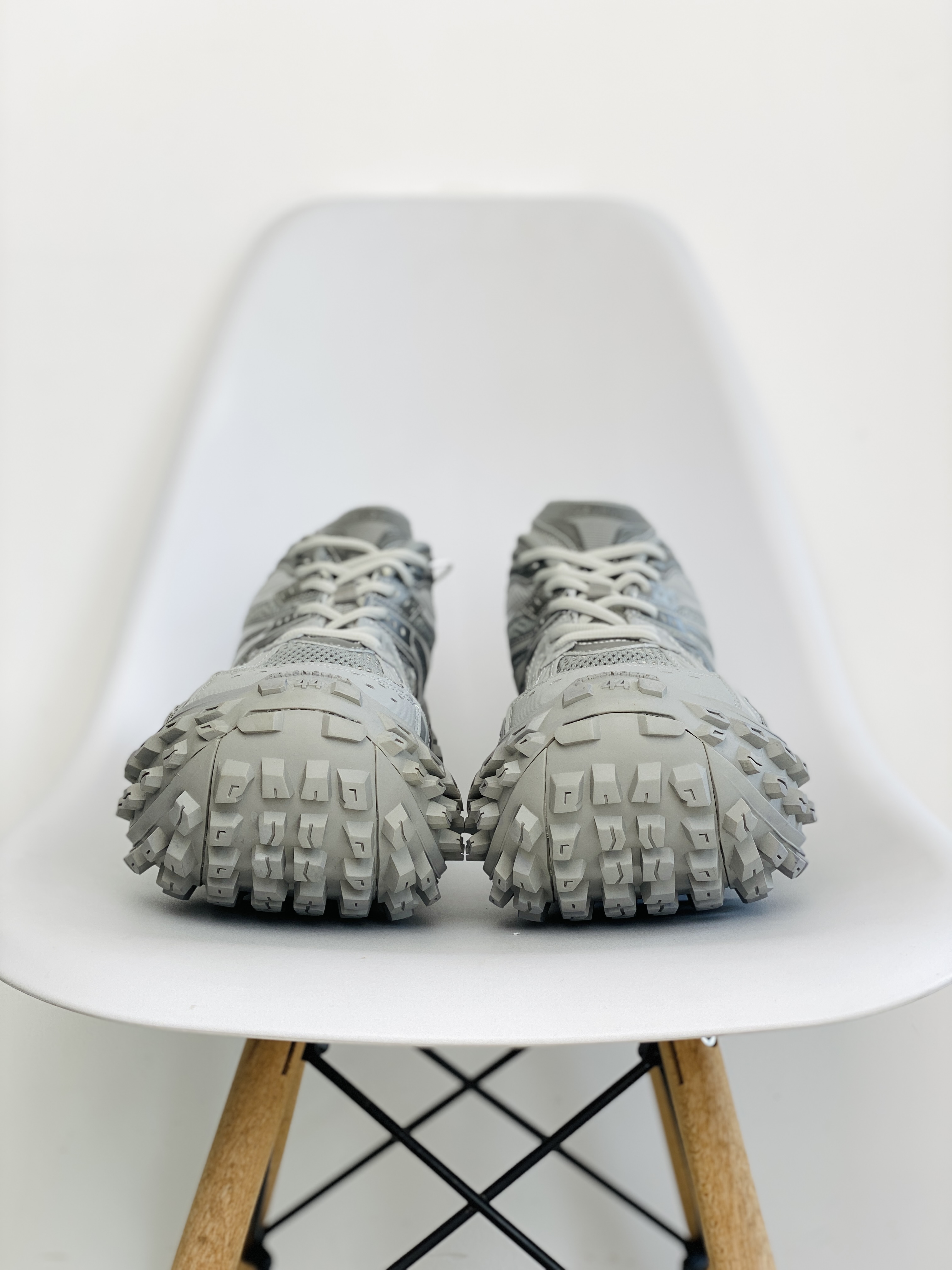 Balenciaga 巴黎世家 灰色 尼龍輪胎鞋 老爹鞋 男鞋 女鞋 685613W2RA61000