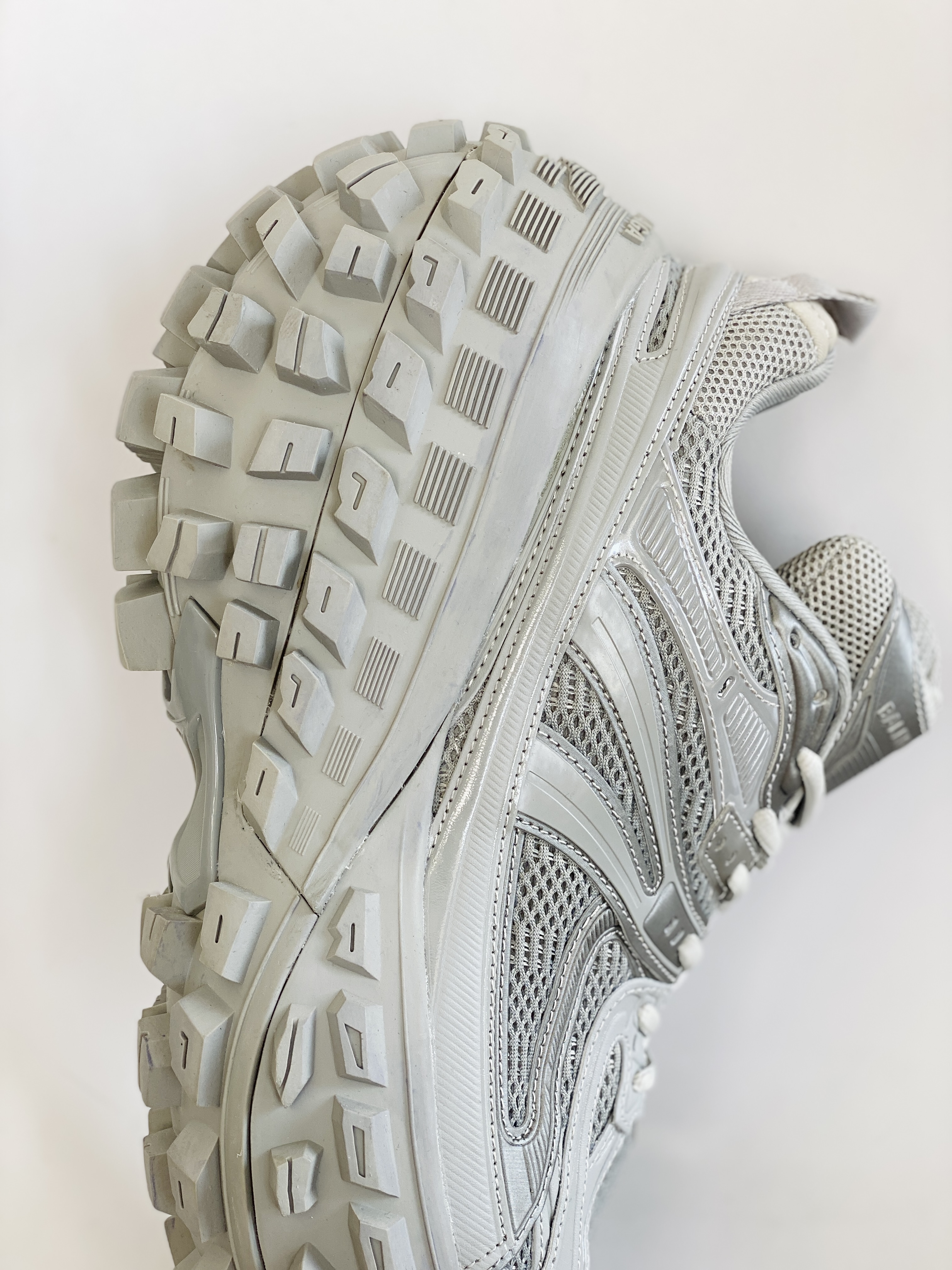 Balenciaga 巴黎世家 灰色 尼龍輪胎鞋 老爹鞋 男鞋 女鞋 685613W2RA61000