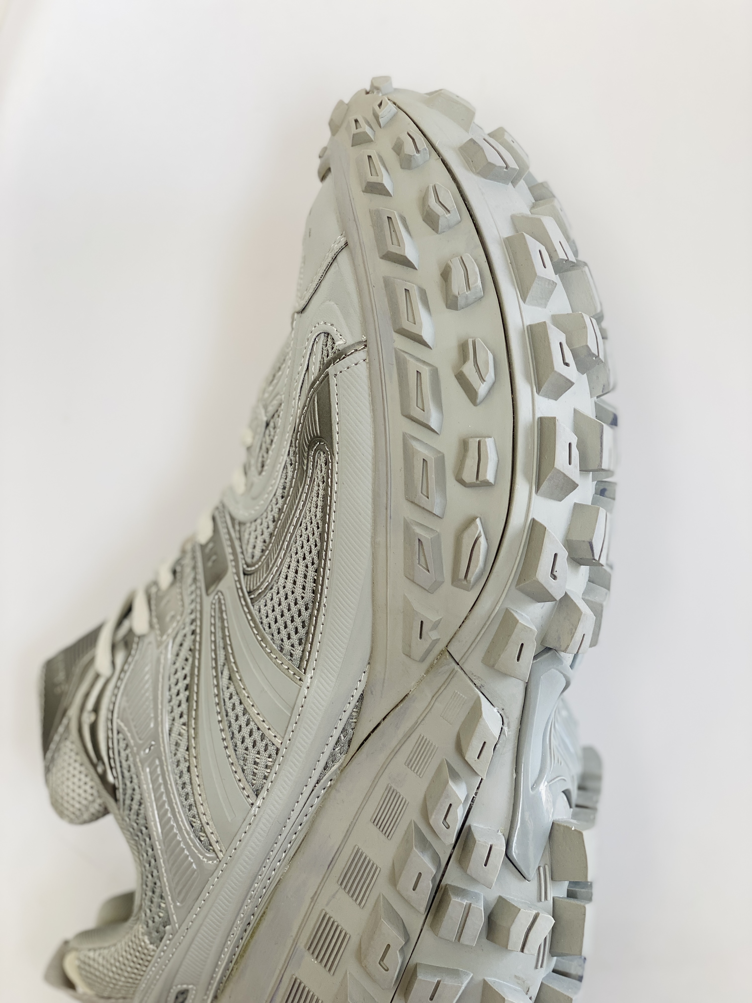 Balenciaga 巴黎世家 灰色 尼龍輪胎鞋 老爹鞋 男鞋 女鞋 685613W2RA61000