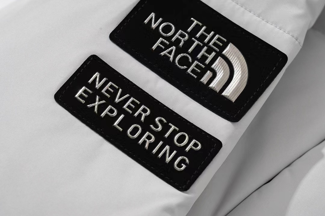 THE NORTH FACE 白色 黑色 羽绒服 长款 过膝 侧面开叉 钮扣 北面 北脸 申敏儿外套 长袖 保暖 男女同款