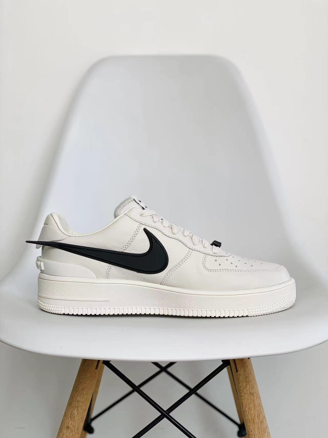 新版 AMBUSH x Nike Air Force 1 Low 黑白色 低筒 休闲鞋 板鞋 男鞋 女鞋 DV3464-002