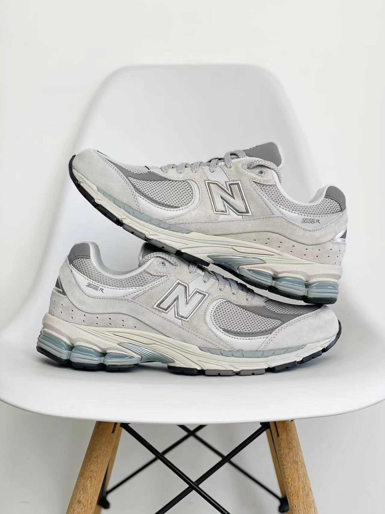 新版 New Balance 2002R 浅灰 低筒 跑步鞋 运动鞋 休闲鞋 男鞋 女鞋 ML200R0