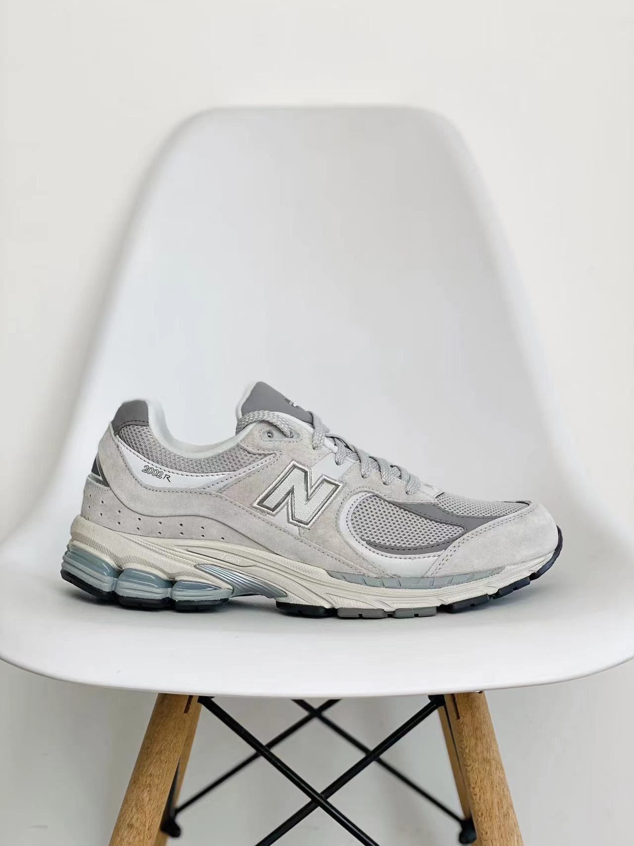 新版 New Balance 2002R 浅灰 低筒 跑步鞋 运动鞋 休闲鞋 男鞋 女鞋 ML200R0
