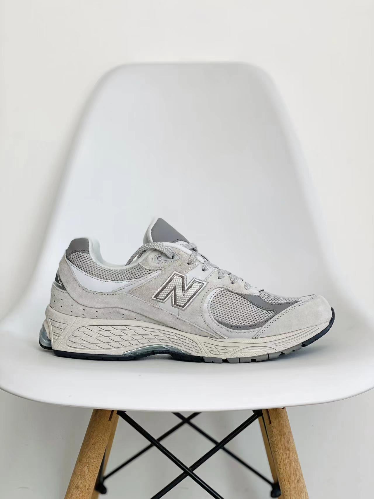 新版 New Balance 2002R 浅灰 低筒 跑步鞋 运动鞋 休闲鞋 男鞋 女鞋 ML200R0