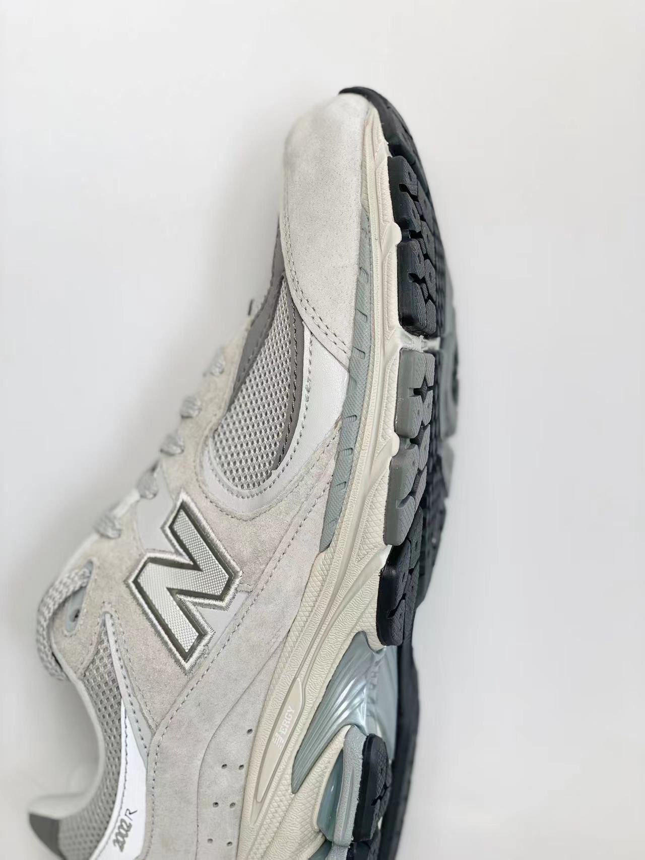 新版 New Balance 2002R 浅灰 低筒 跑步鞋 运动鞋 休闲鞋 男鞋 女鞋 ML200R0