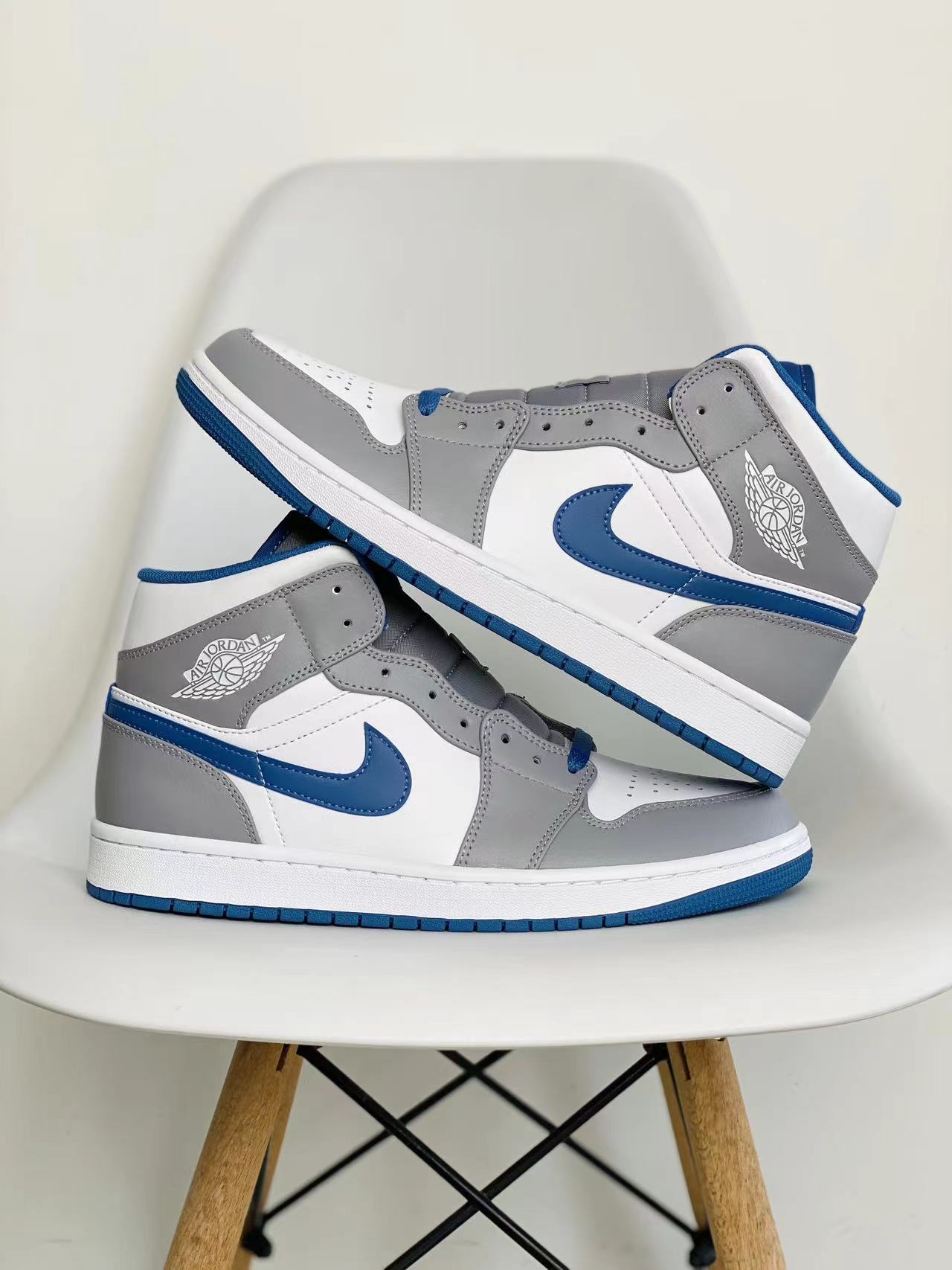 Air Jordan 1 Mid AJ1 True Blue 灰白蓝 中筒 篮球鞋 运动鞋 休闲鞋 男鞋 DQ8426-014