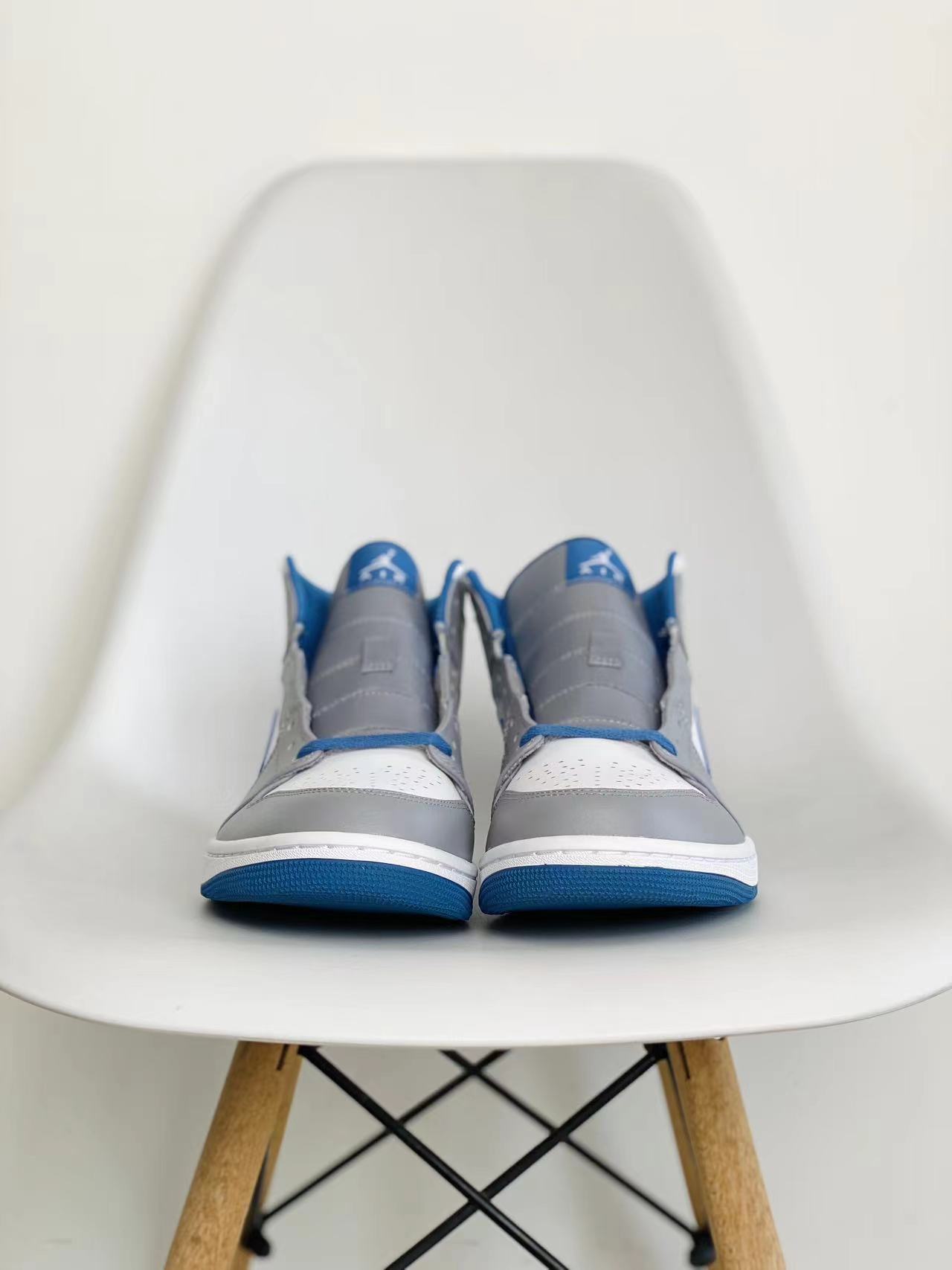 Air Jordan 1 Mid AJ1 True Blue 灰白蓝 中筒 篮球鞋 运动鞋 休闲鞋 男鞋 DQ8426-014