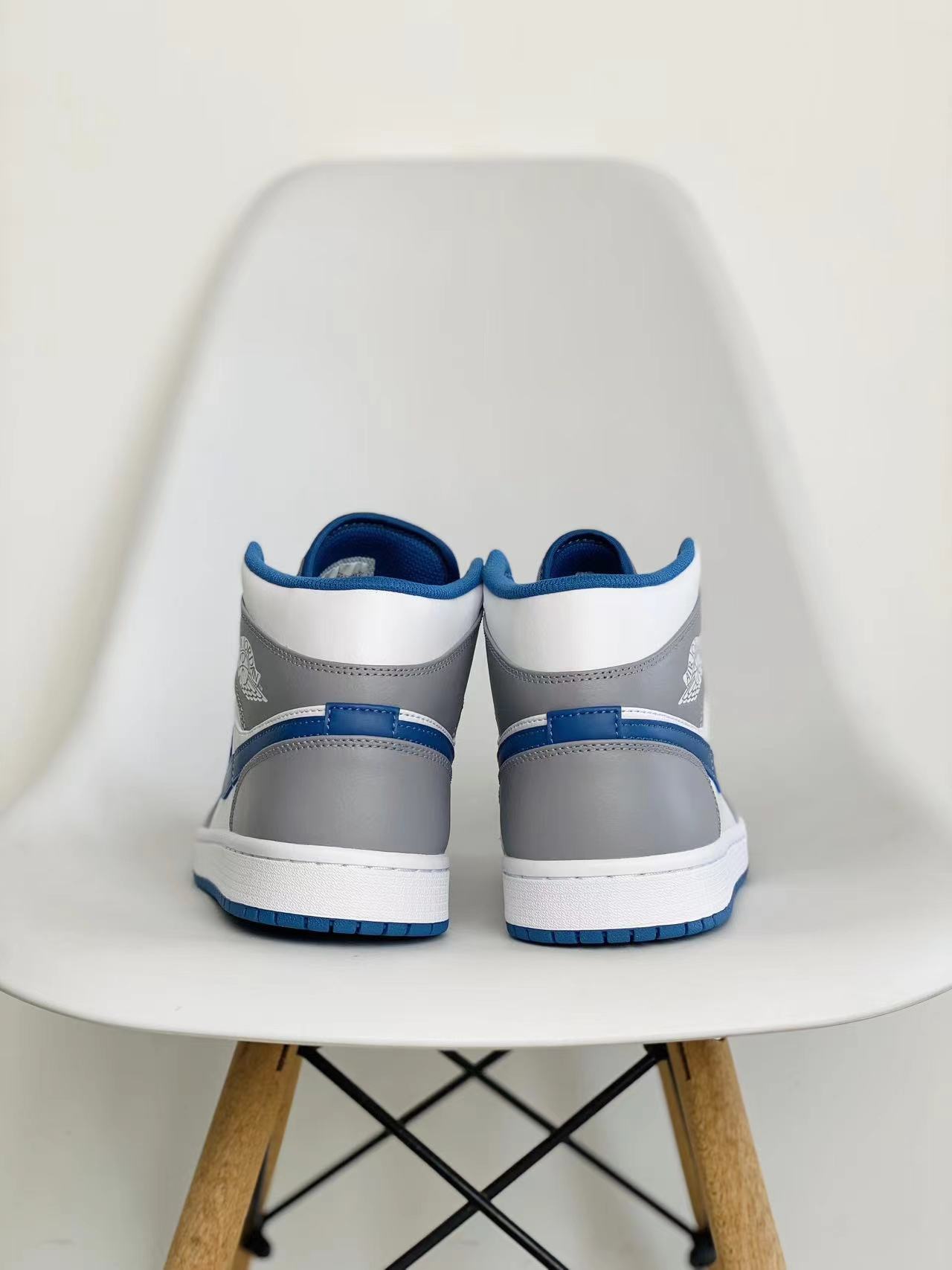 Air Jordan 1 Mid AJ1 True Blue 灰白蓝 中筒 篮球鞋 运动鞋 休闲鞋 男鞋 DQ8426-014