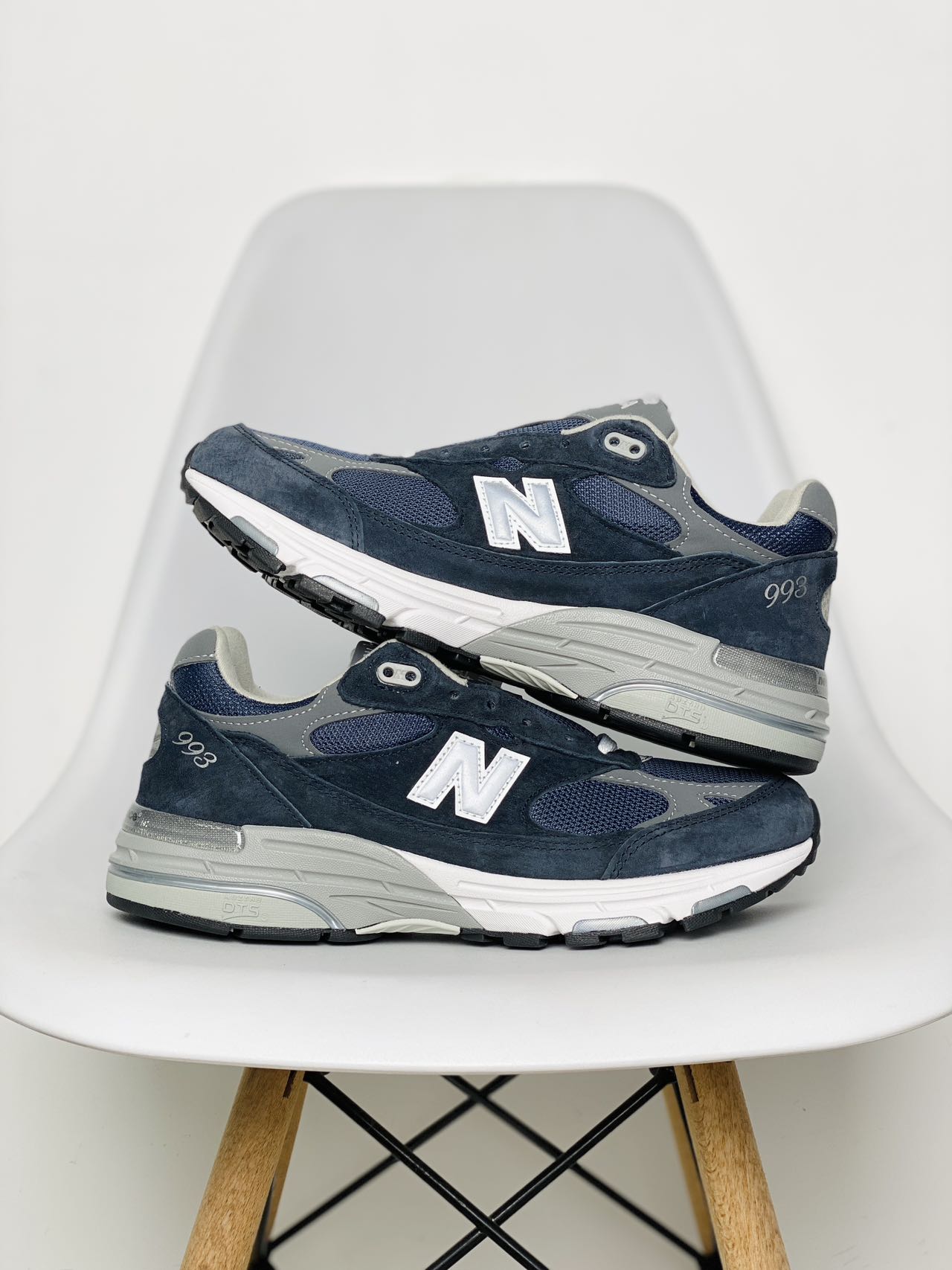新版 New Balance 993 海军蓝  低筒 复古跑鞋 休闲鞋 运动鞋 男鞋 女鞋   MR993NV