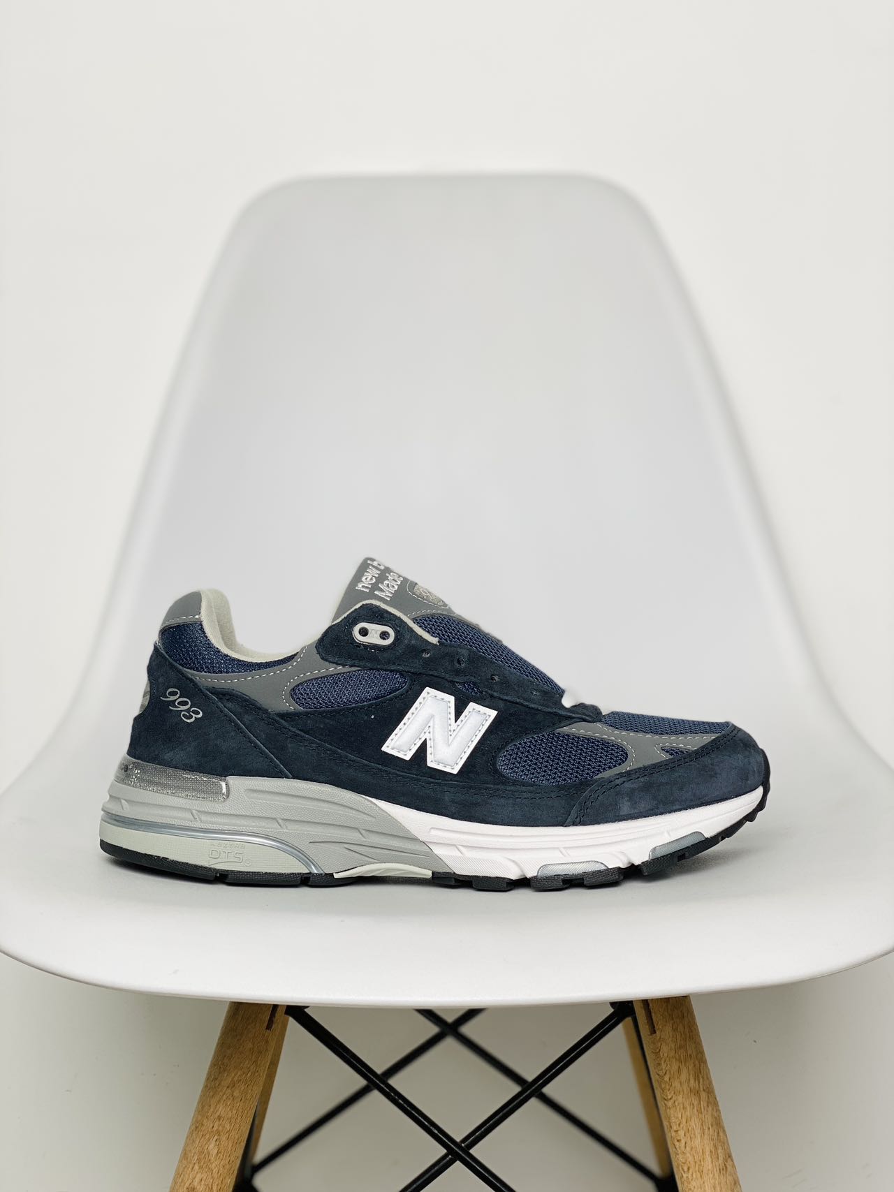 新版 New Balance 993 海军蓝  低筒 复古跑鞋 休闲鞋 运动鞋 男鞋 女鞋   MR993NV