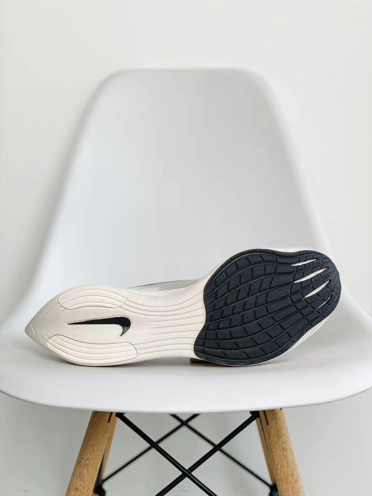 zoomX Vaporfly Next%  Be True 彩虹 低筒 减震防滑 运动鞋 跑步鞋 男鞋 女鞋 AO4568-101