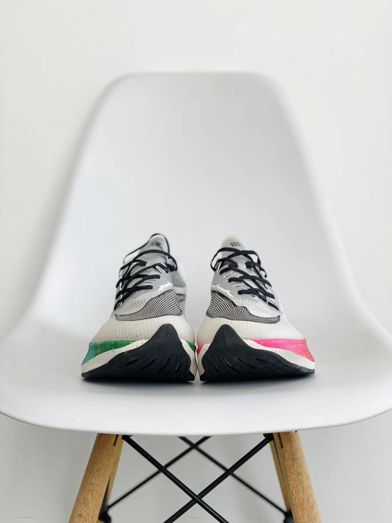 zoomX Vaporfly Next%  Be True 彩虹 低筒 减震防滑 运动鞋 跑步鞋 男鞋 女鞋 AO4568-101