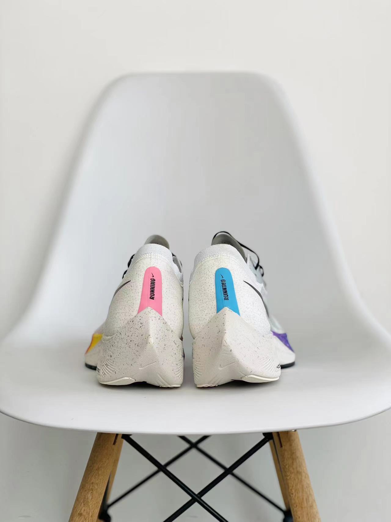 zoomX Vaporfly Next%  Be True 彩虹 低筒 减震防滑 运动鞋 跑步鞋 男鞋 女鞋 AO4568-101