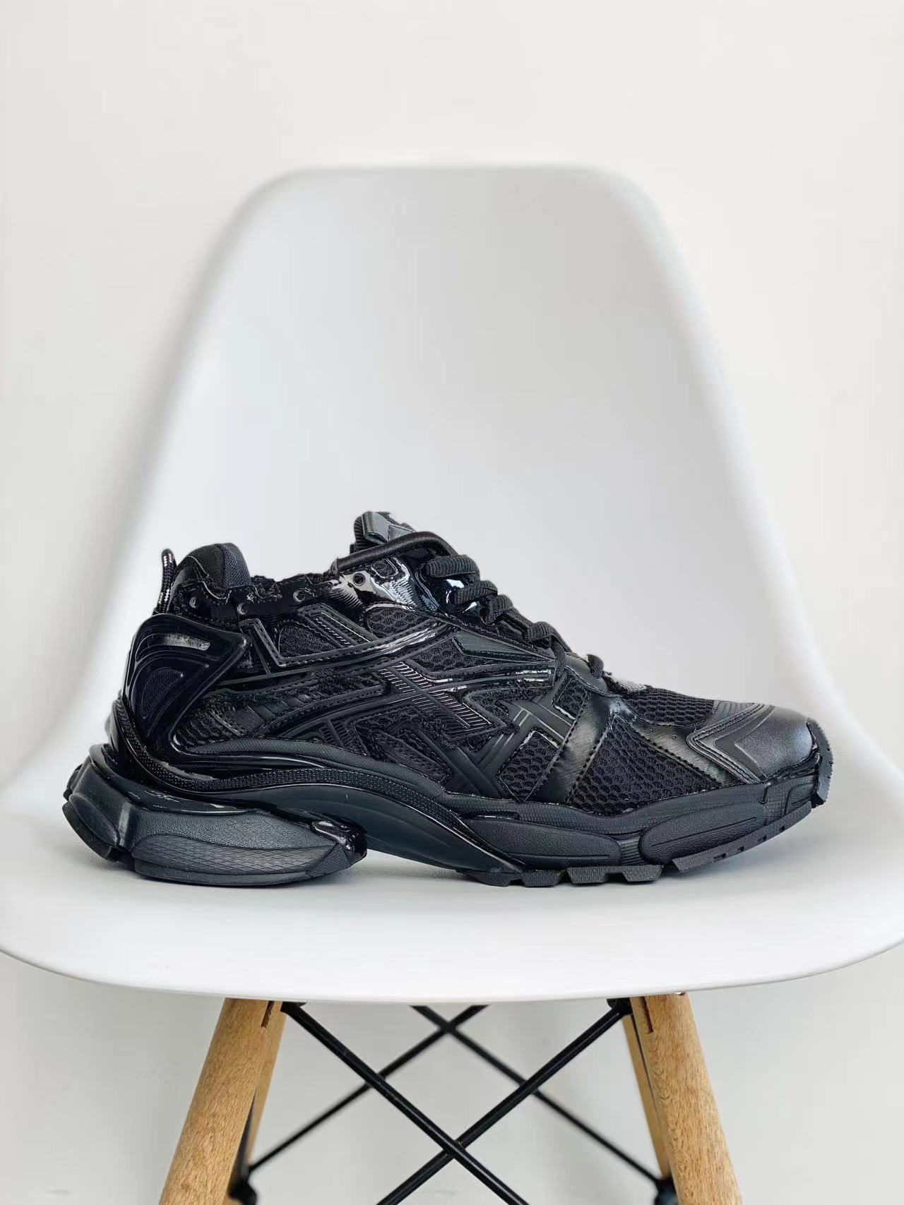 Balenciaga Runner 巴黎世家 黑武士   老爹鞋 运动 复古板鞋 休闲鞋 男鞋 女鞋 677403W3RB11000