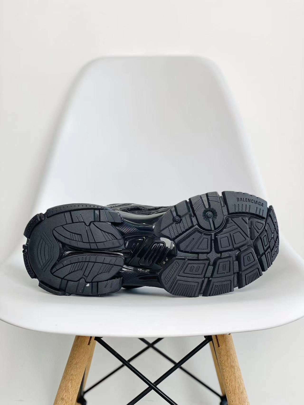 Balenciaga Runner 巴黎世家 黑武士   老爹鞋 运动 复古板鞋 休闲鞋 男鞋 女鞋 677403W3RB11000