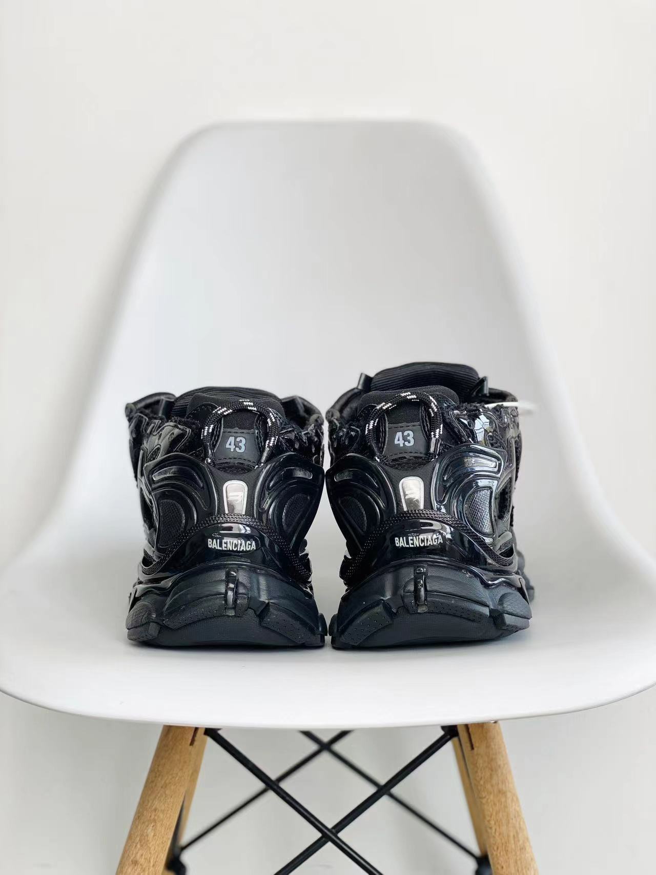 Balenciaga Runner 巴黎世家 黑武士   老爹鞋 运动 复古板鞋 休闲鞋 男鞋 女鞋 677403W3RB11000