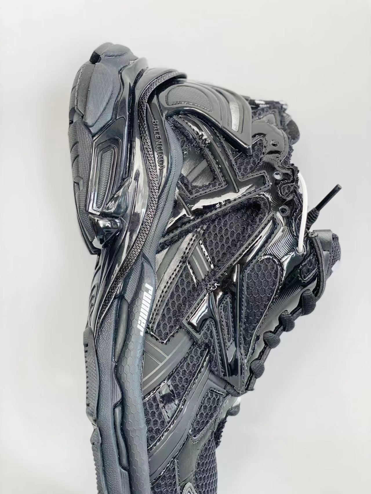 Balenciaga Runner 巴黎世家 黑武士   老爹鞋 运动 复古板鞋 休闲鞋 男鞋 女鞋 677403W3RB11000