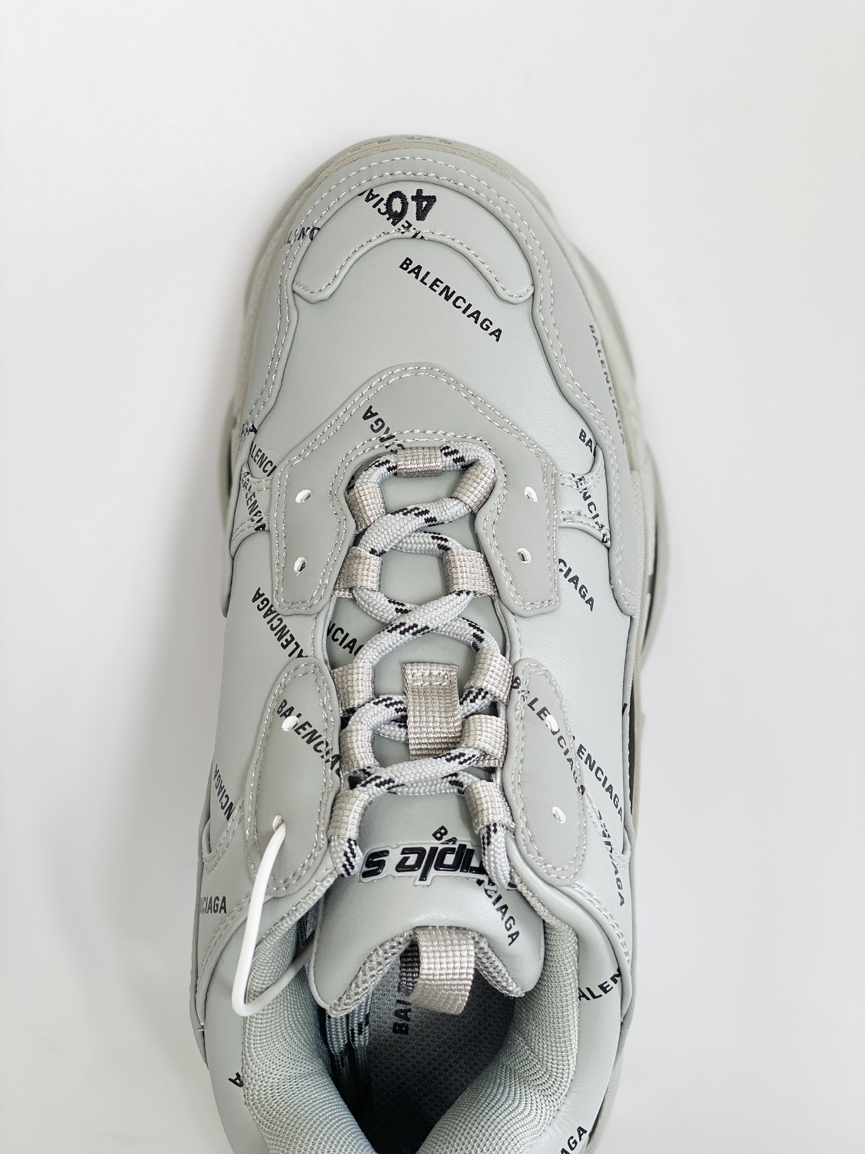  Balenciaga Triple S Allover Logo 滿印 彈幕 巴黎世家 灰色 老爹鞋 运动 复古板鞋 休闲鞋 男鞋 女鞋53679W2FA11210