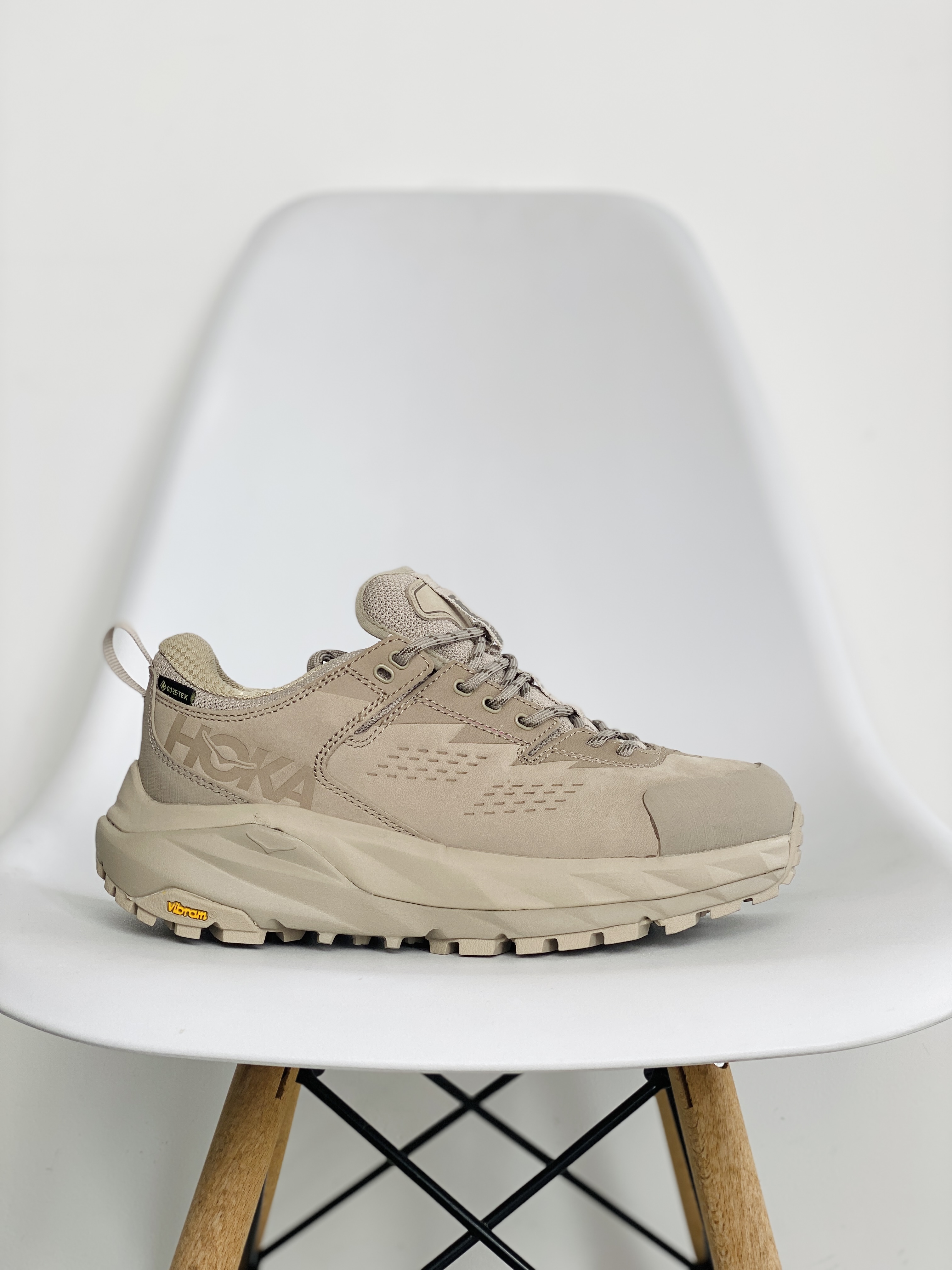 防水版 HOKA ONE ONE Kaha GTX 低筒 戶外 登山 防水 跑步鞋 户外鞋 男鞋 沙褐色 1123114-STBCR