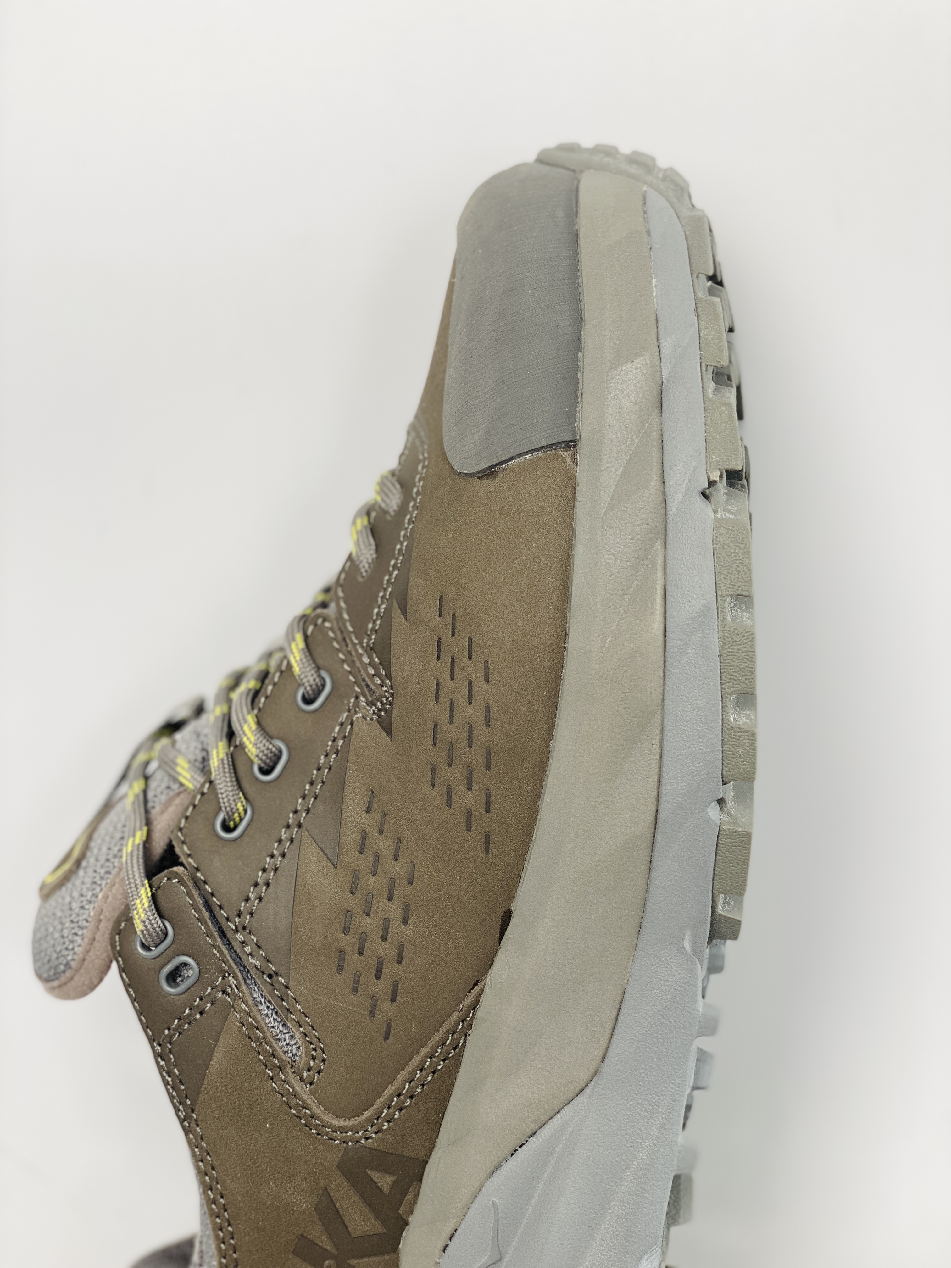 防水版 HOKA ONE ONE Kaha GTX 低筒 戶外 登山 防水 跑步鞋 户外鞋 男鞋 岩灰色 118586-CGGS