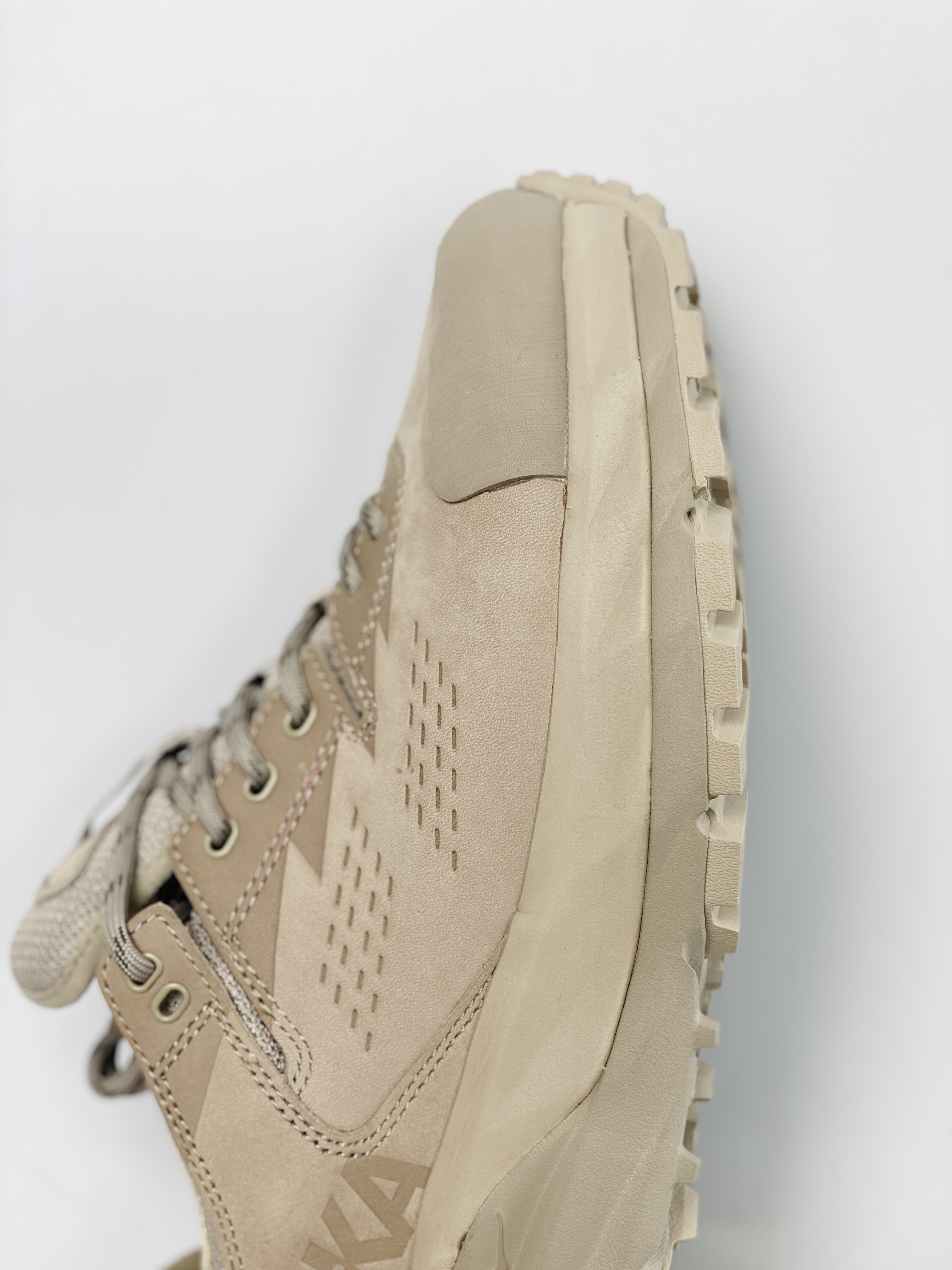 防水版 HOKA ONE ONE Kaha GTX 低筒 戶外 登山 防水 跑步鞋 户外鞋 男鞋 沙褐色 1123114-STBCR