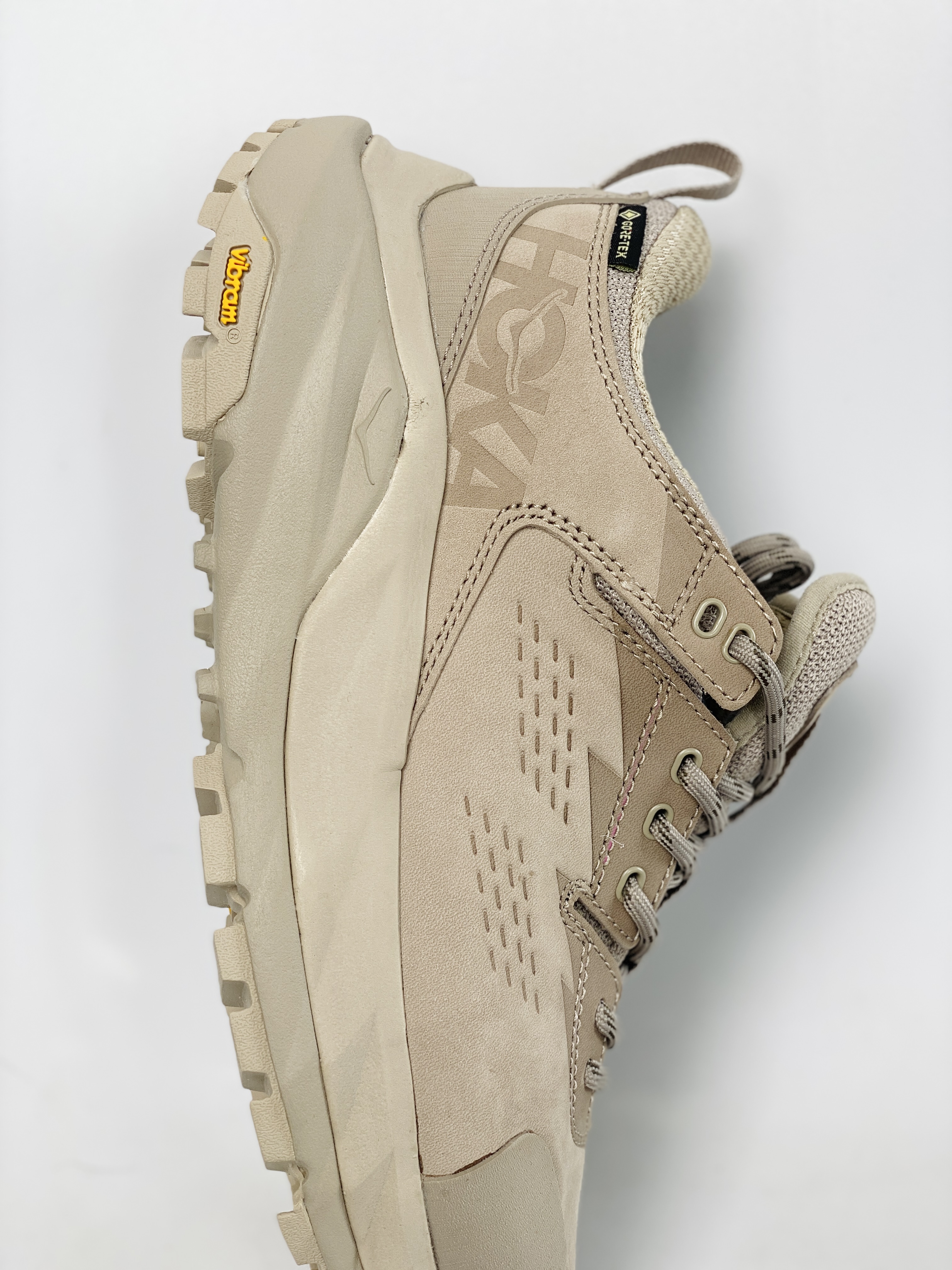 防水版 HOKA ONE ONE Kaha GTX 低筒 戶外 登山 防水 跑步鞋 户外鞋 男鞋 沙褐色 1123114-STBCR