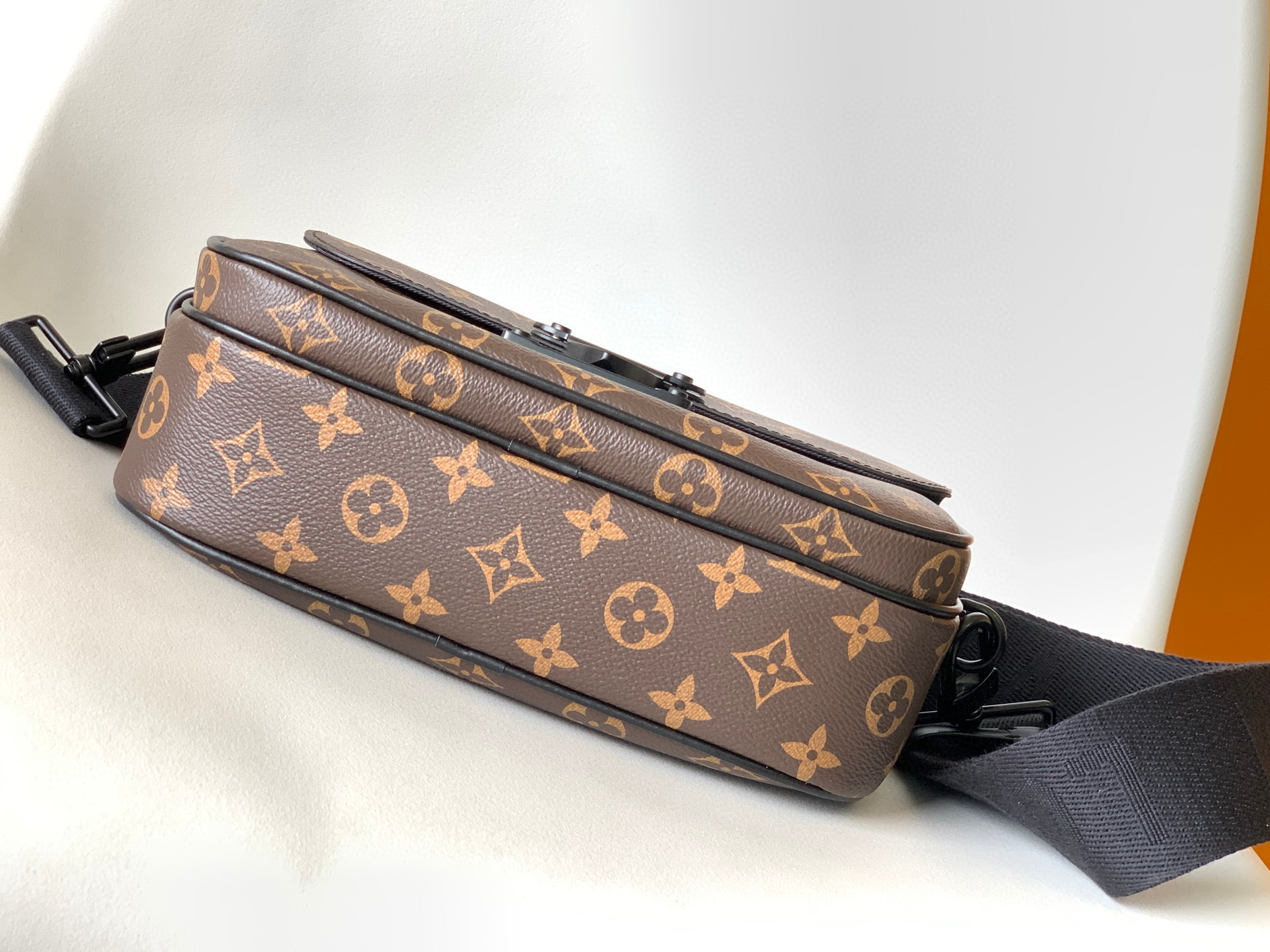 原厂皮 LOUIS VUITTON S-Lock Messenger 经典老花印花 皮革  邮差包 手提包 单肩包 斜挎包 棕色 M45806