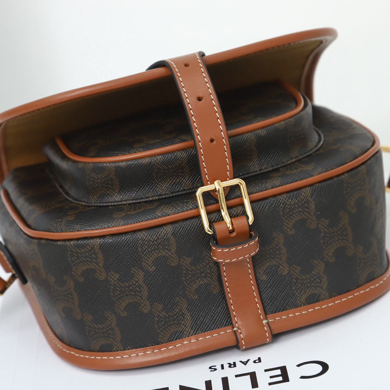 CELINE 赛琳 Folco 经典老花 满印搭扣 黄褐色 邮差包 马鞍包 手提单肩包 斜挎包 中号 191502BZJ-04LU