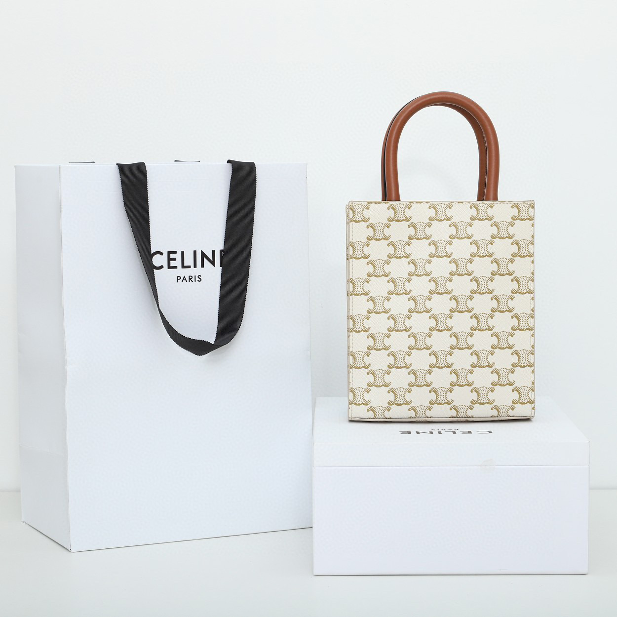 CELINE 赛琳 Cabas 白色老花心形手写字体 糖果色 手提包 单肩包 斜挎包 中号 194372CYB-01BC