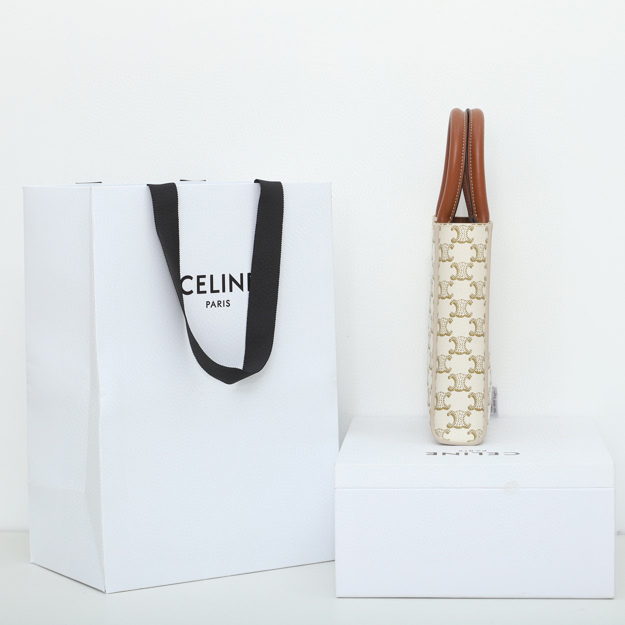 CELINE 赛琳 Cabas 白色老花心形手写字体 糖果色 手提包 单肩包 斜挎包 中号 194372CYB-01BC