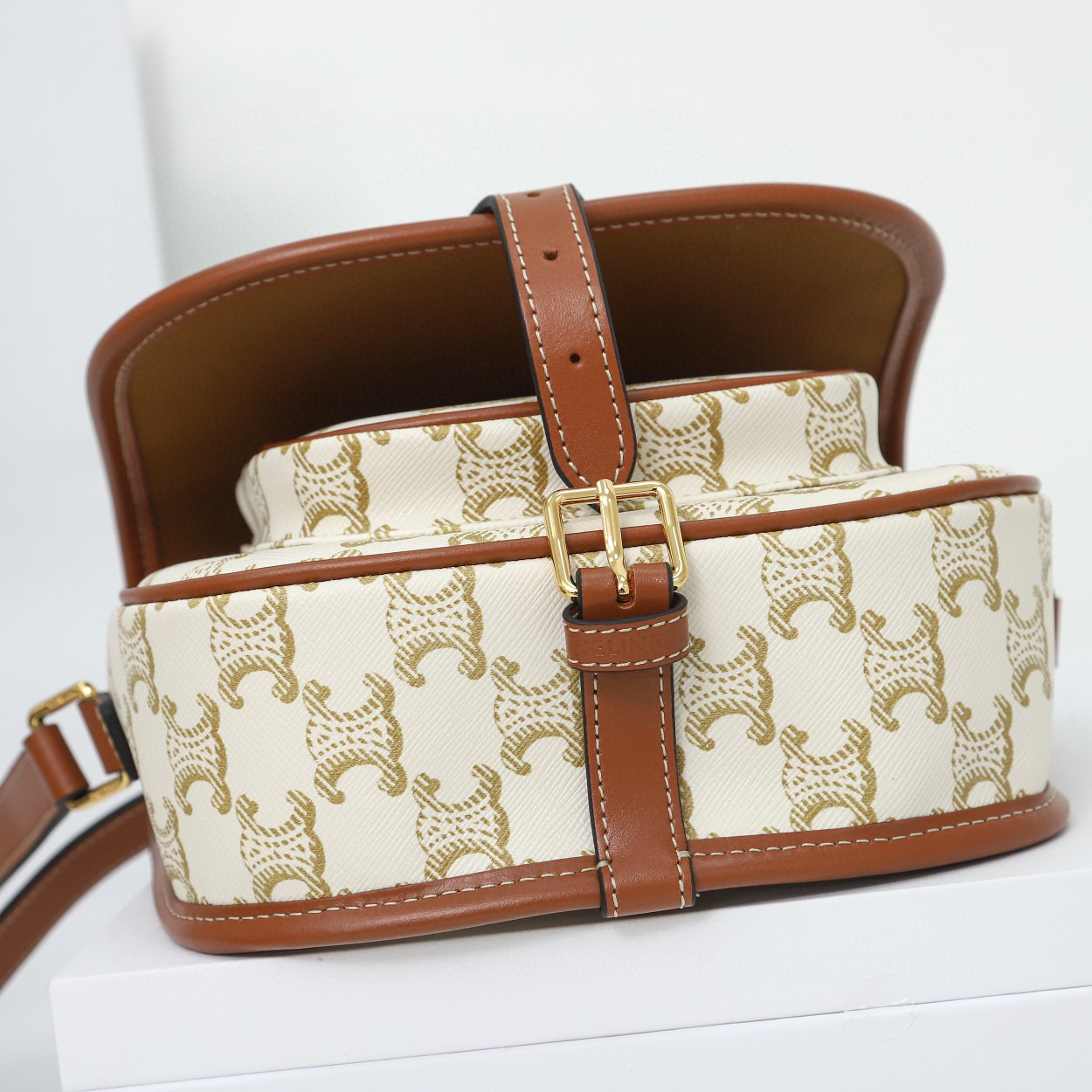 CELINE 赛琳 Folco 经典老花 满印搭扣 白色 邮差包 马鞍包 手提单肩包 斜挎包 中号 191502BZJ-01BC