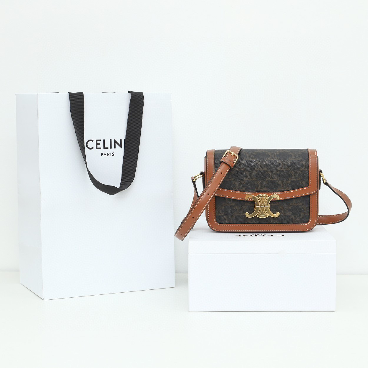CELINE 赛琳 Triomphe 金色锁扣凯旋门老花印花 黄褐色 腋下包 手提包 单肩包 斜挎包 188882BZ4-04LU
