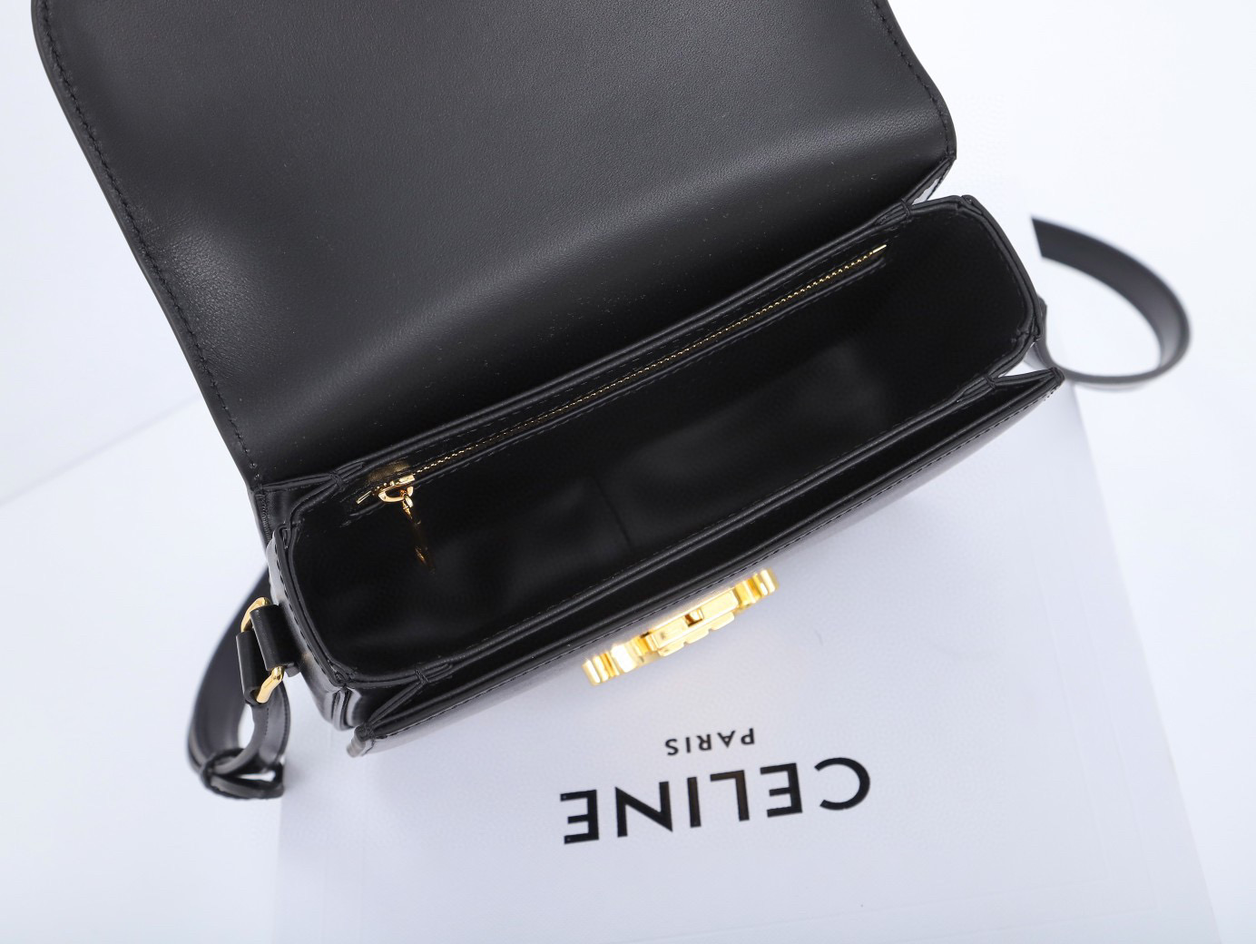 CELINE 赛琳 Triomphe 金色锁扣凯旋门亮面 黑色 腋下包 手提包 单肩包 斜挎包 188423BF4-38NO