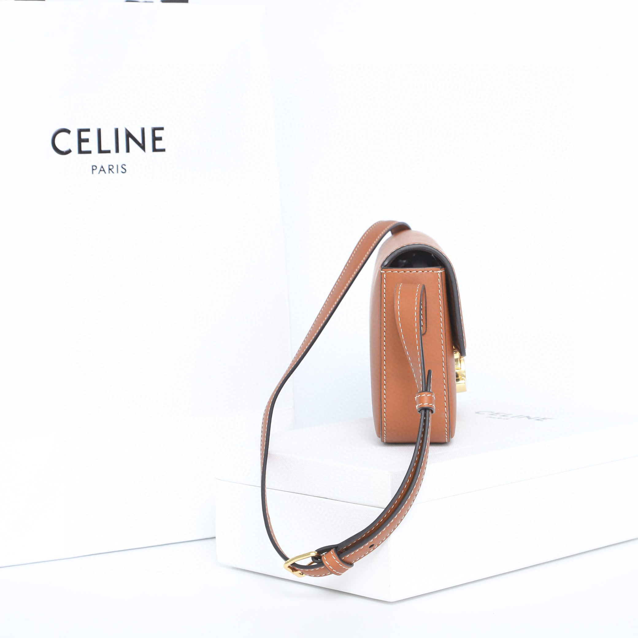 CELINE 赛琳 Triomphe 金色锁扣凯旋门亮面 黄褐色 腋下包 手提包 单肩包 斜挎包 194143BFN-04LU