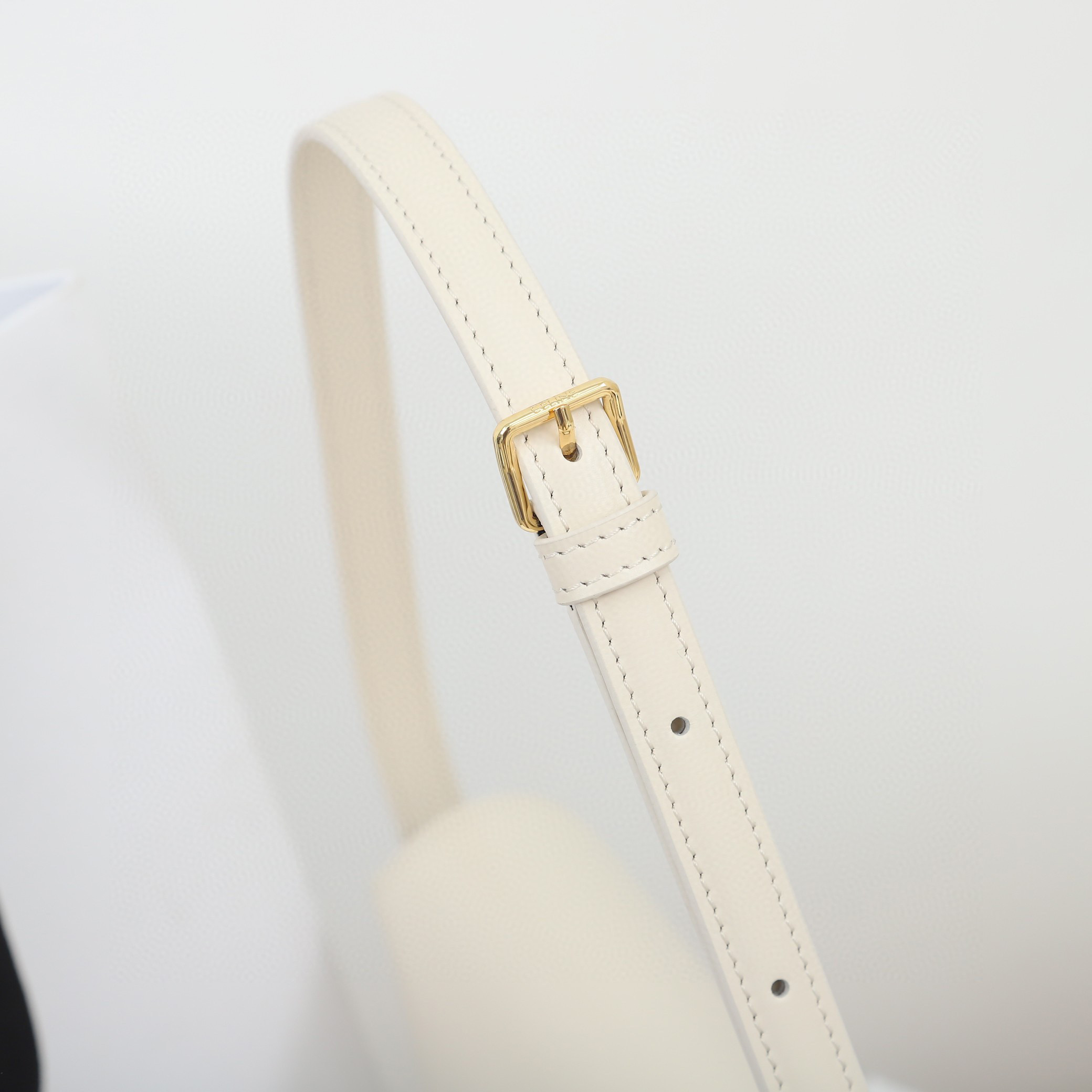 CELINE 赛琳 Triomphe 金色锁扣凯旋门亮面 象牙白色 腋下包 手提包 单肩包 斜挎包 194143BF4-01IV