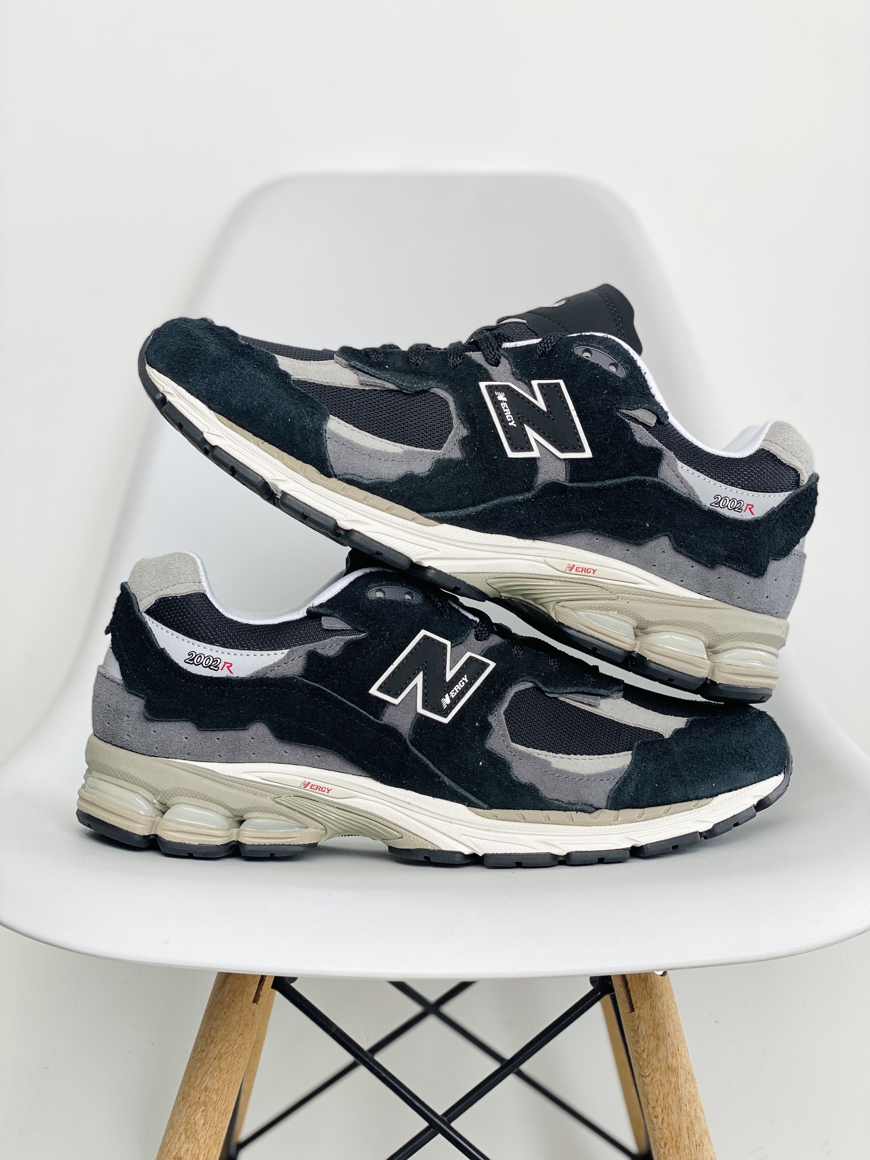 新版 New Balance 2002R Refined Future 黑灰色 低筒 跑步鞋 运动鞋 休闲鞋 男鞋 女鞋 M2002RDJ