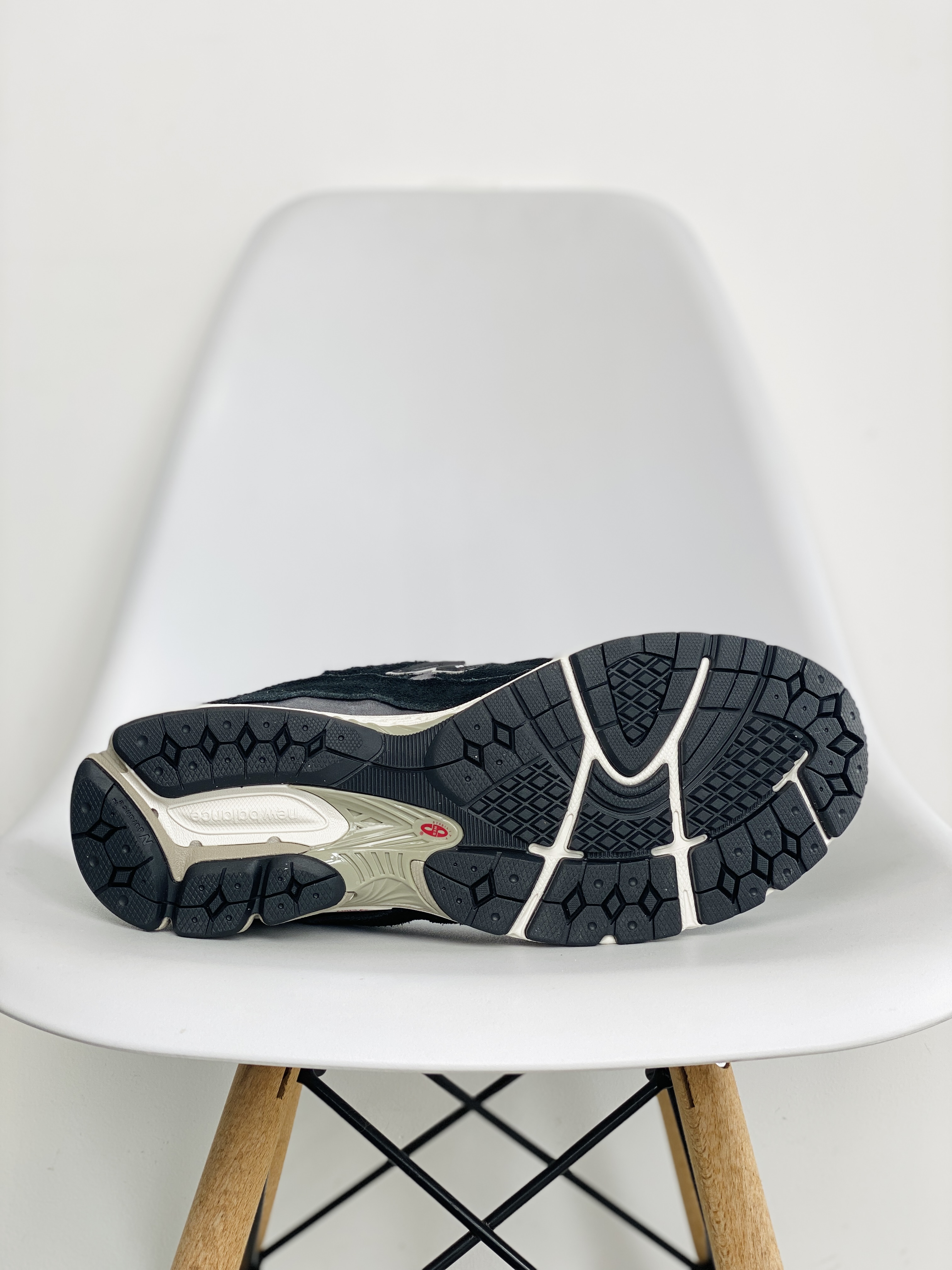 新版 New Balance 2002R Refined Future 黑灰色 低筒 跑步鞋 运动鞋 休闲鞋 男鞋 女鞋 M2002RDJ