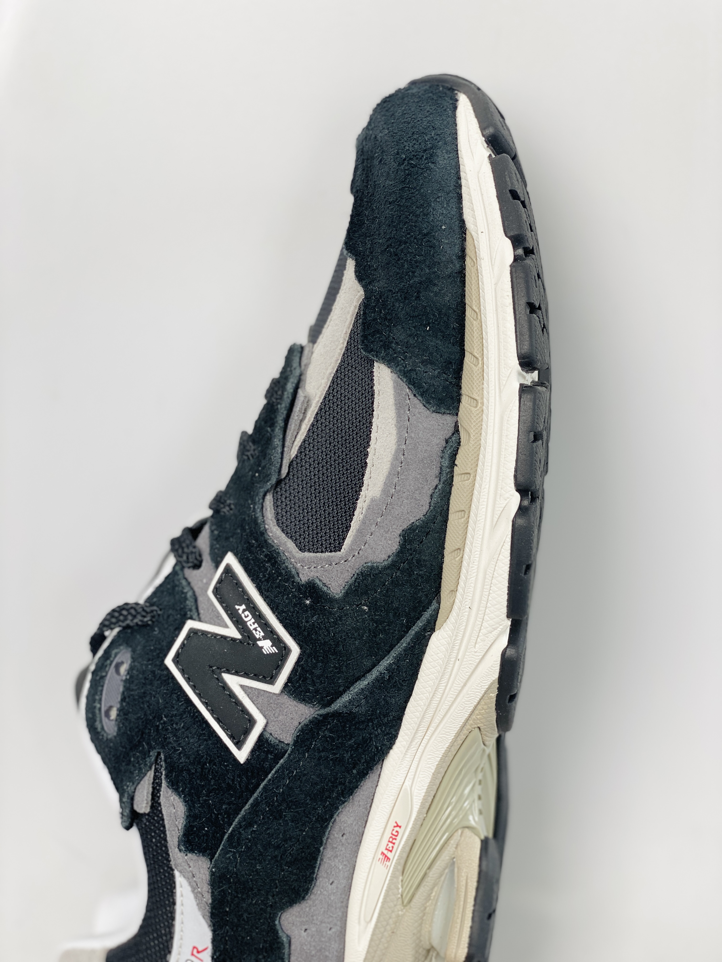 新版 New Balance 2002R Refined Future 黑灰色 低筒 跑步鞋 运动鞋 休闲鞋 男鞋 女鞋 M2002RDJ