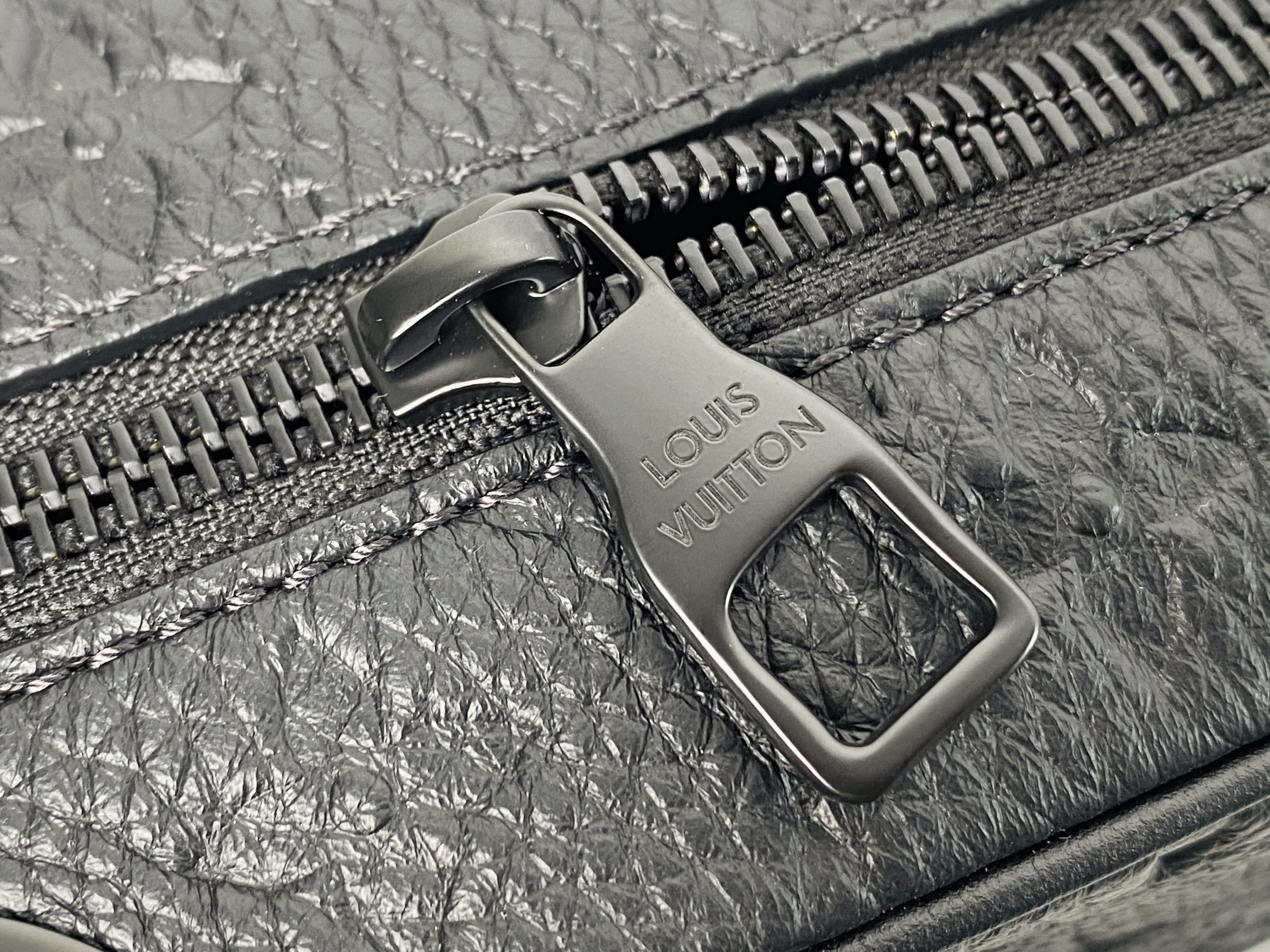  原厂皮 LOUIS VUITTON Soft Trunk  牛皮 老花壓紋 盒子包 邮差包 手提包 单肩包 斜挎包 迷你 黑色 M55702