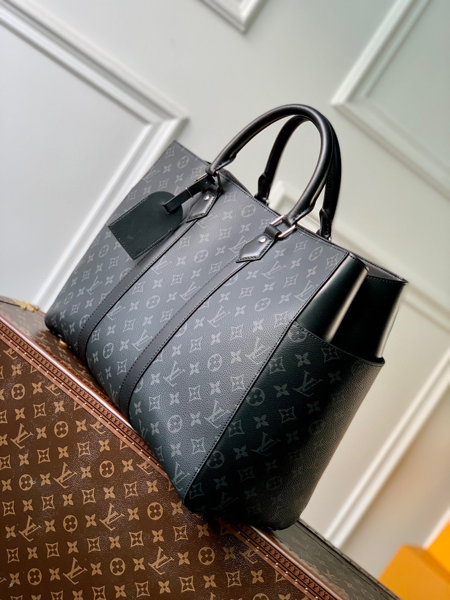  原厂皮 LOUIS VUITTON Sac Plat 24H  老花滿印  鉤扣開合 手提包 单肩包 斜挎包   黑色 M46451