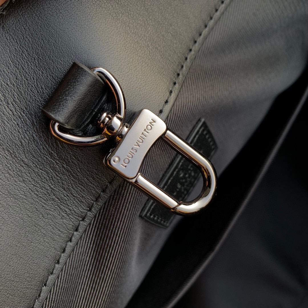  原厂皮 LOUIS VUITTON Sac Plat 24H  老花滿印  鉤扣開合 手提包 单肩包 斜挎包   黑色 M46451