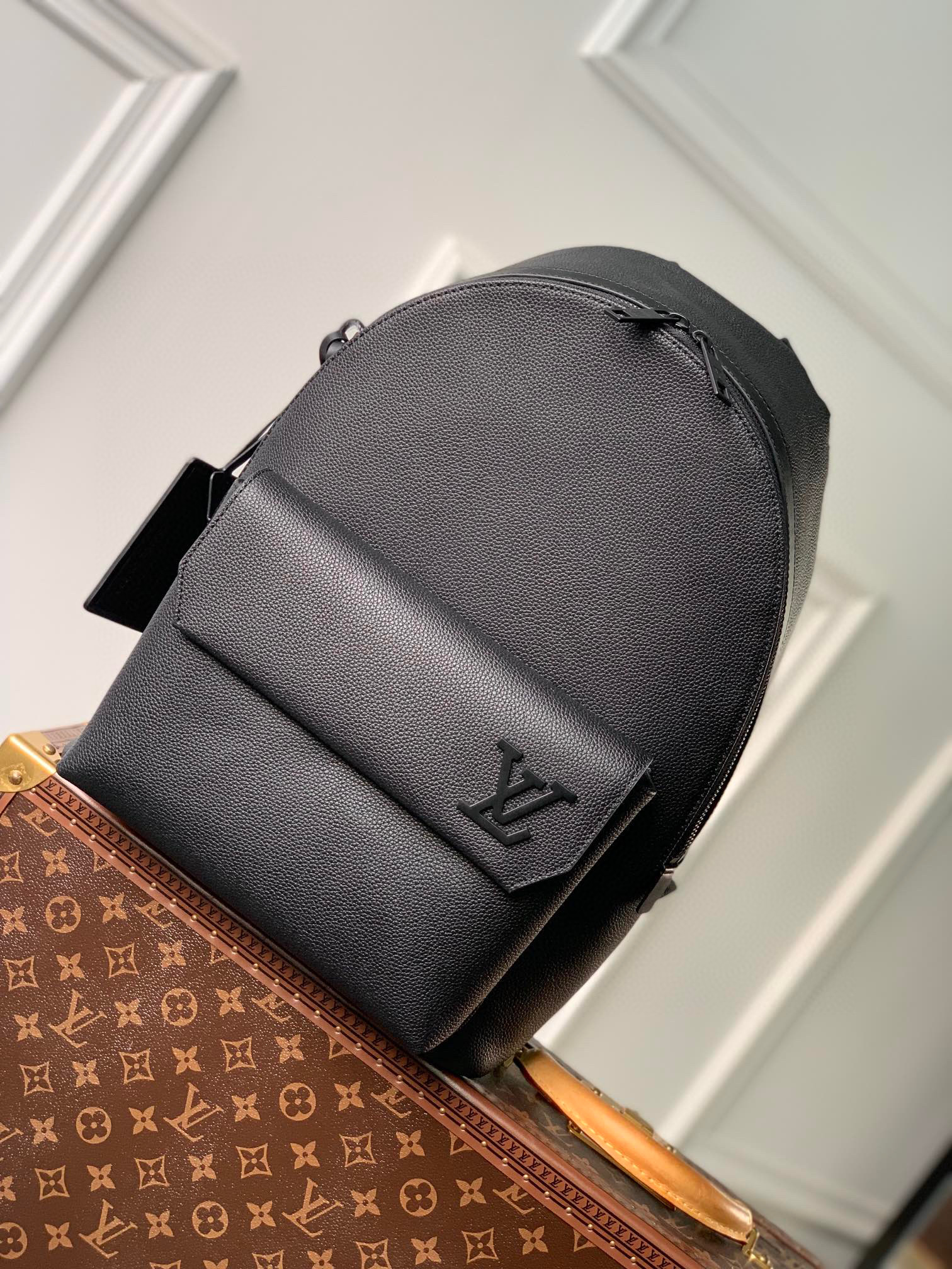 原厂皮 LOUIS VUITTON LV Aerogram 顆粒小牛皮  雙肩包 单肩包 斜挎包   黑色 M57079
