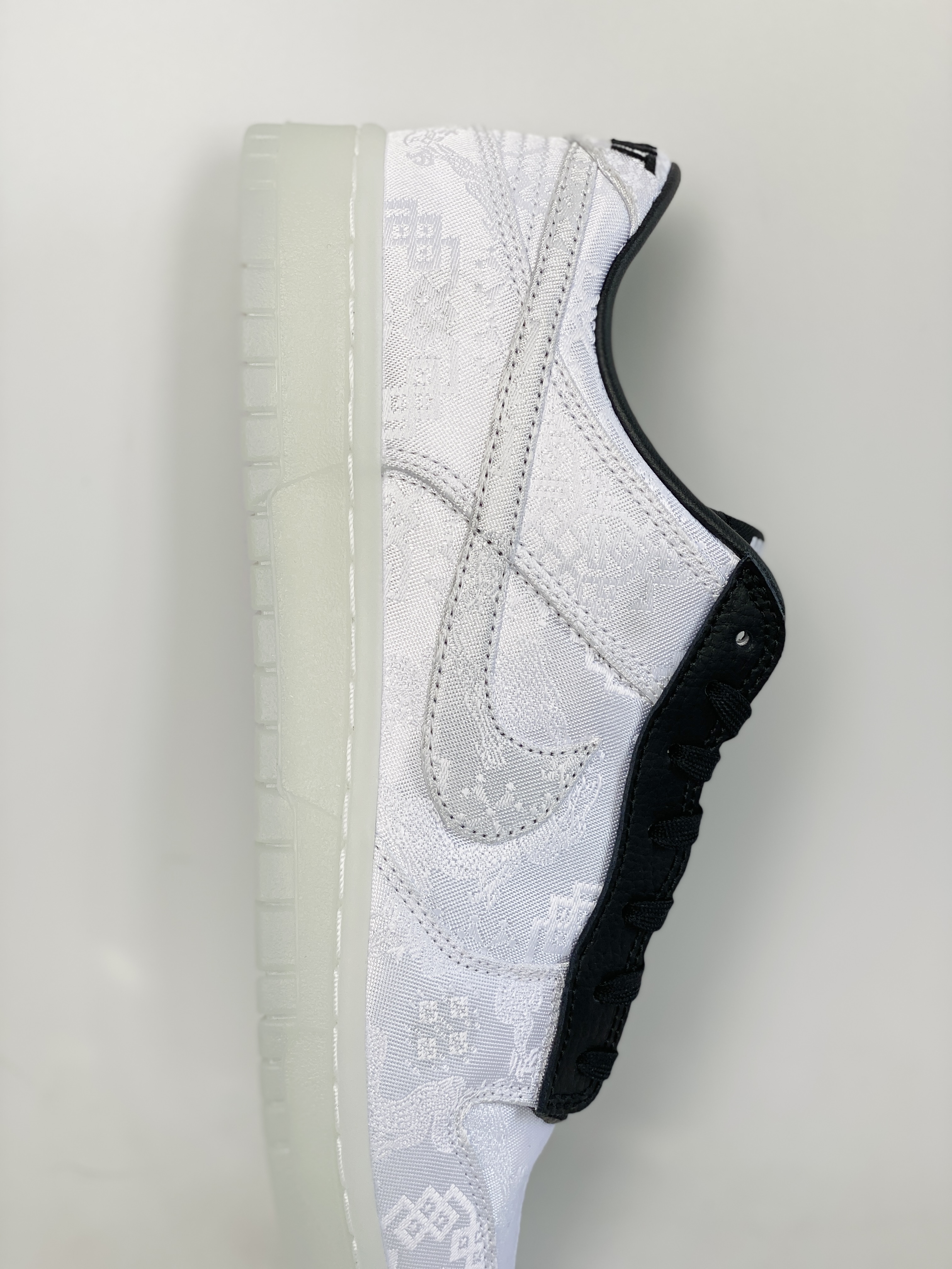 Fragment Design CLOT Dunk Low  閃電 白絲綢 三方聯名 藤原浩 低筒 休闲鞋 板鞋 男鞋 女鞋 白色FN0315-110