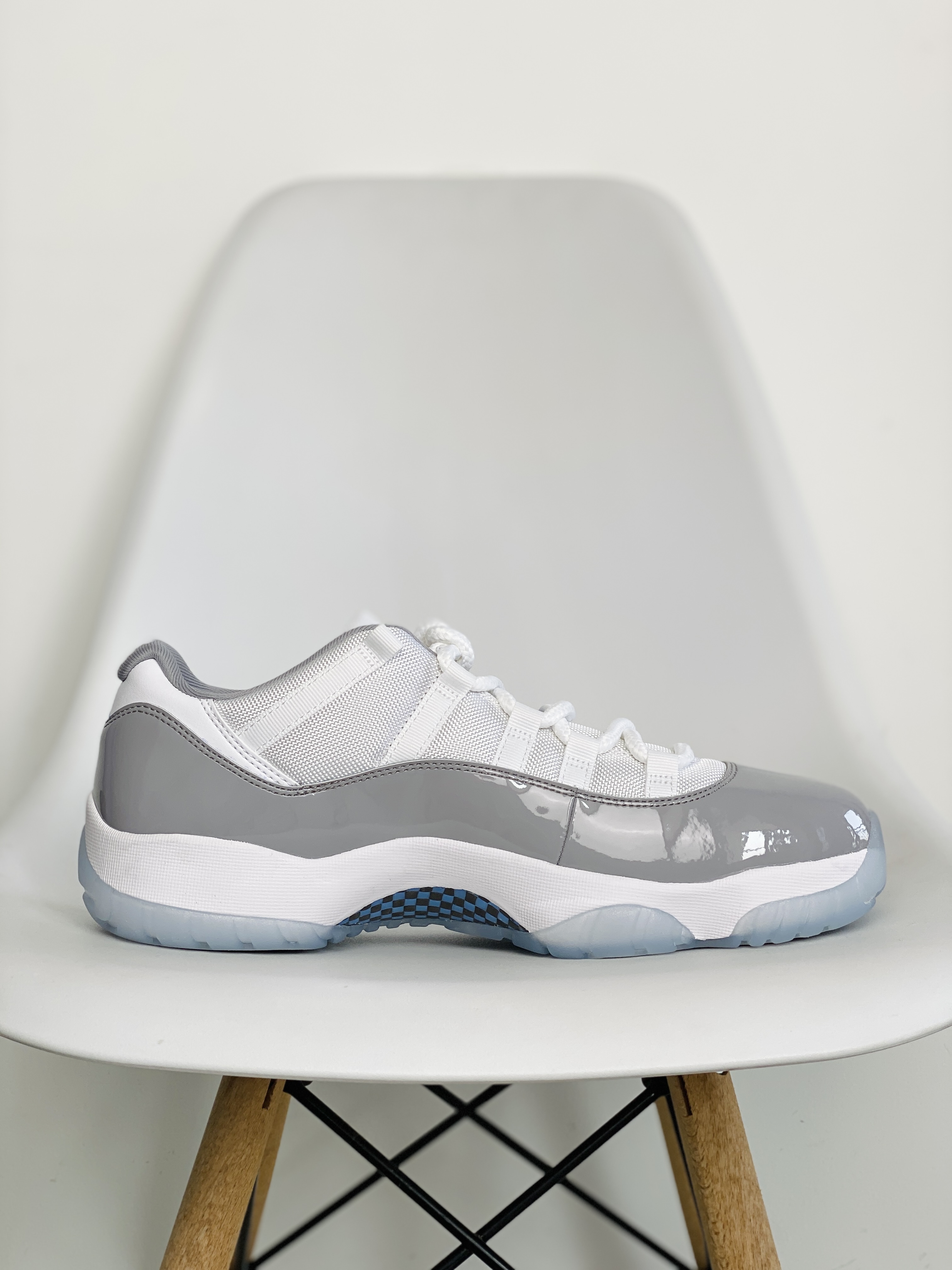  Air Jordan 11 Low Cement Grey AJ11  酷灰 白灰 低筒 碳板 全掌气垫 篮球鞋 球鞋 男鞋 休闲鞋 AV2187-140