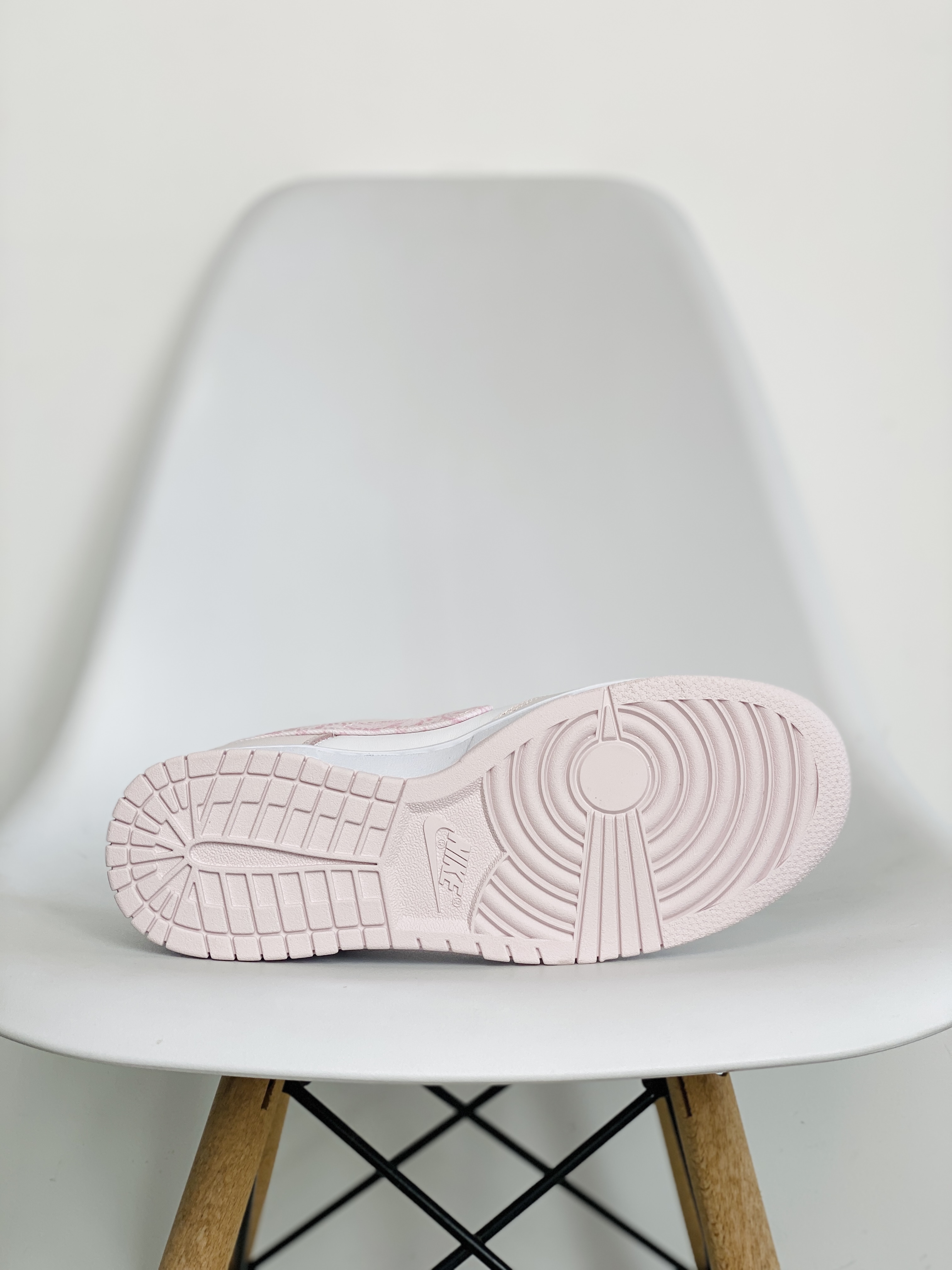  dunk Low Pink Paisley 珍珠粉 腰果花 女款 低筒 复古板鞋 休闲鞋  FD1449-100