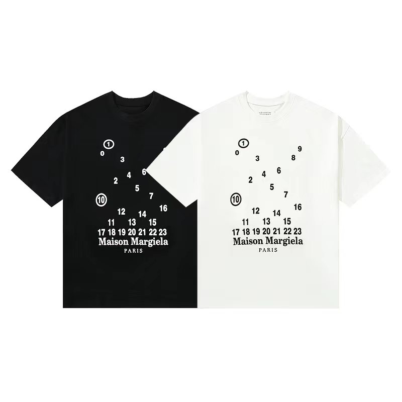 Maison Margiela 马吉拉 FW22 字母数字图案印花 短袖 黑色 白色 T 恤 夏季 男女同款 S51GC0516S22816900