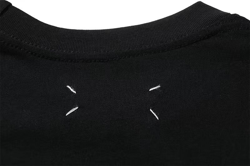 Maison Margiela 马吉拉 FW22 字母数字图案印花 短袖 黑色 白色 T 恤 夏季 男女同款 S51GC0516S22816900