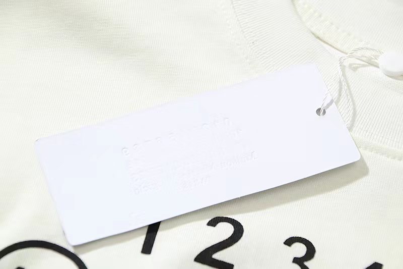 Maison Margiela 马吉拉 数字尺码表 印花拼接 黑白 短袖 T 恤 夏季 男女同款 S50GC0601S22816